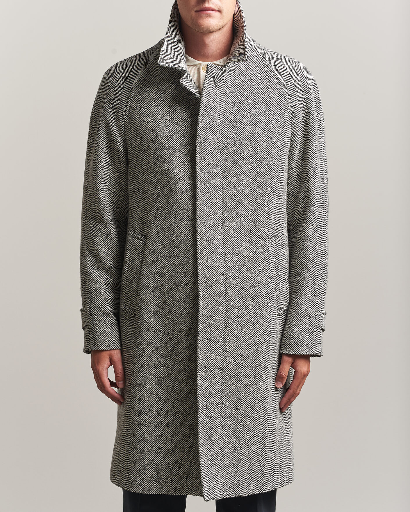 Hombres | Abrigos y chaquetas | Lardini | Wool Herringbone Raglan Coat Dark Grey