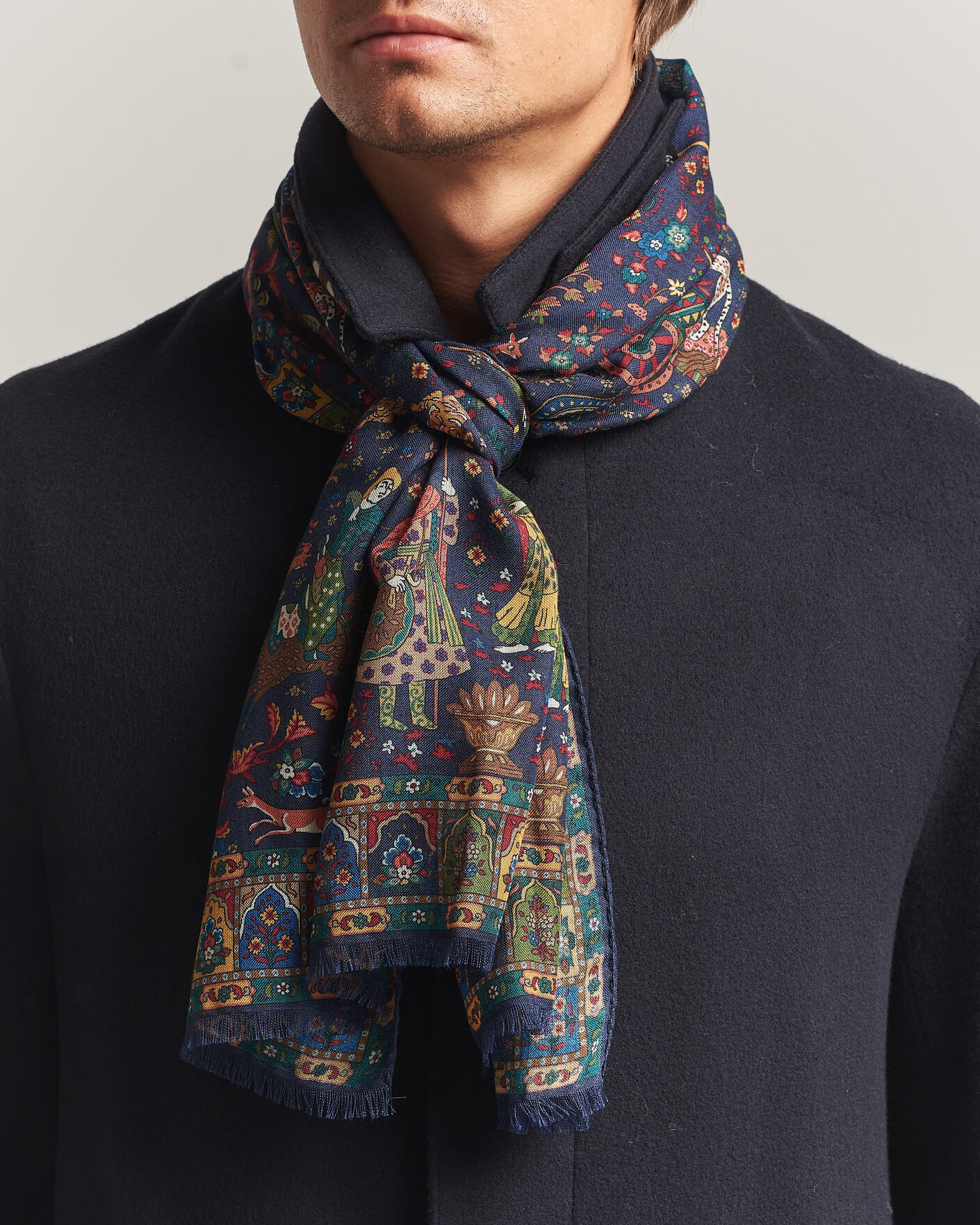 Hombres | Bufandas elegantes | Drake's | Mughal Garden Wool/Silk Scarf Navy