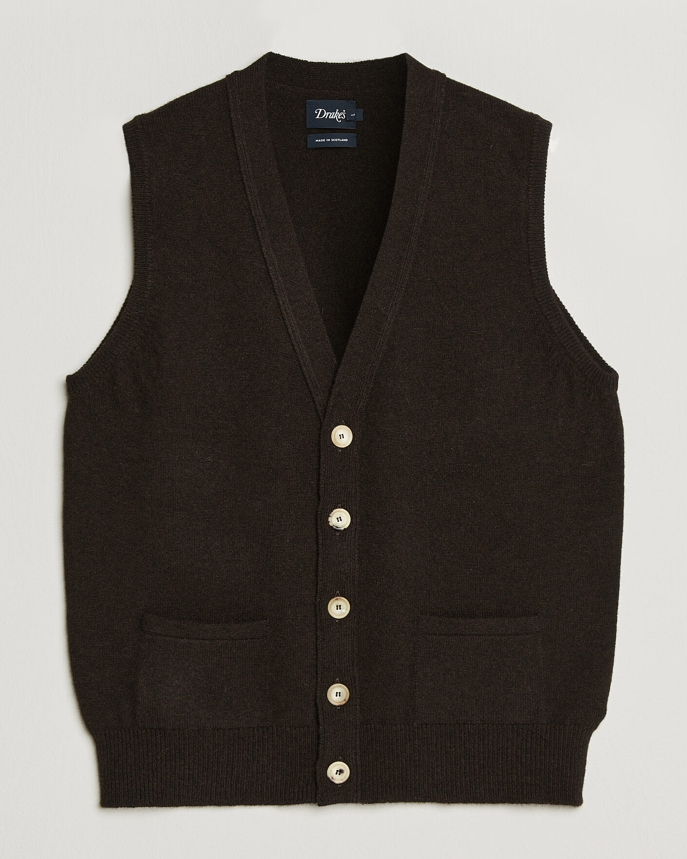 Hombres | Jerséis y prendas de punto | Drake's | Lambswool Vest Cardigan Dark Brown