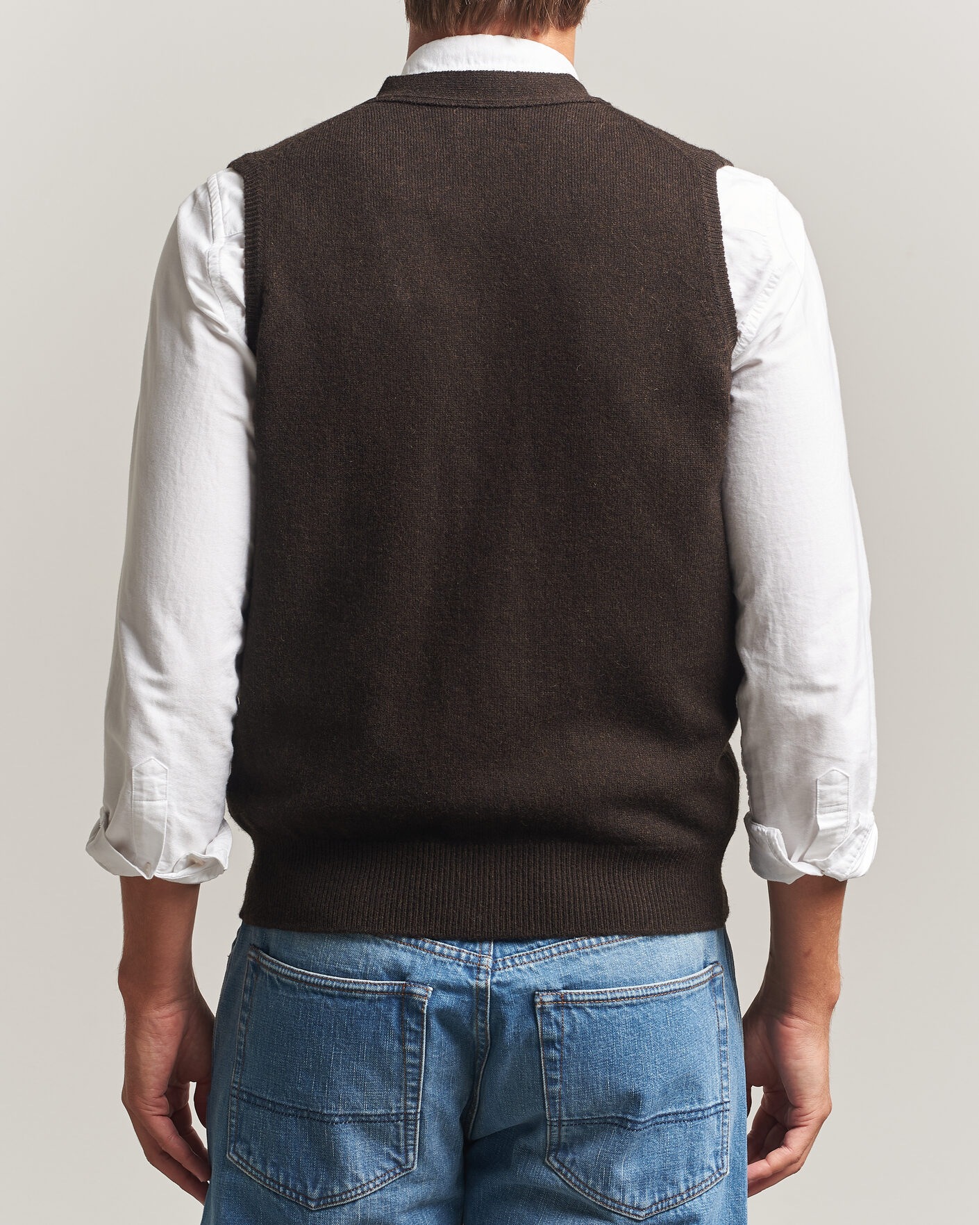 Hombres | Jerséis y prendas de punto | Drake's | Lambswool Vest Cardigan Dark Brown