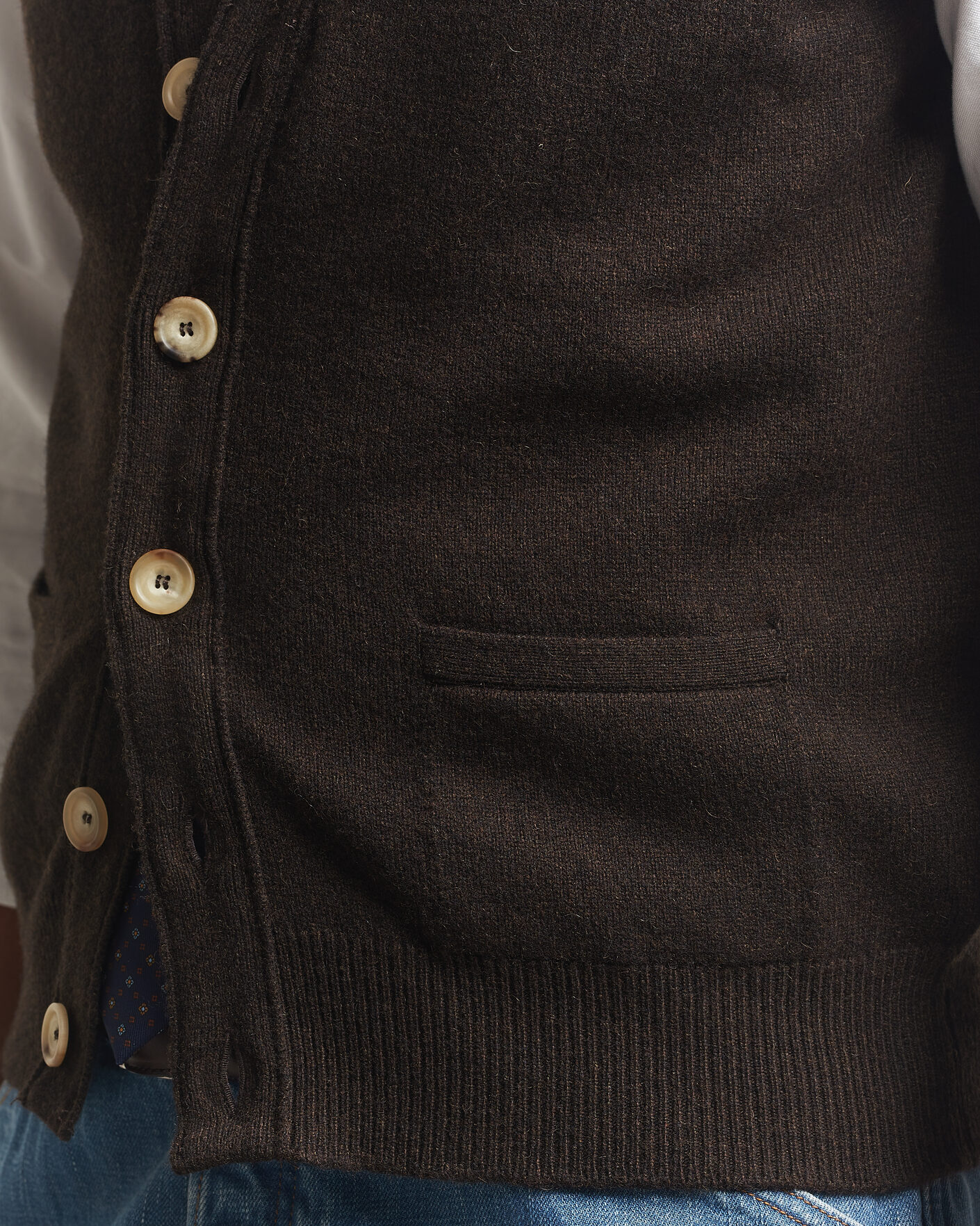 Hombres | Jerséis y prendas de punto | Drake's | Lambswool Vest Cardigan Dark Brown