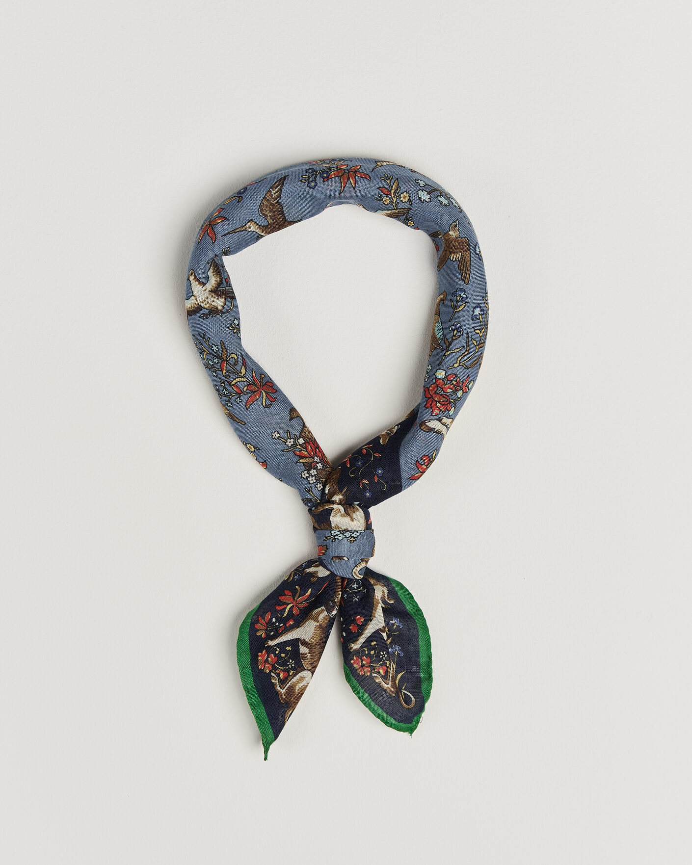 Hombres | Bufandas elegantes | Drake's | Unicorn Tapestry Wool/Silk Bandana Navy