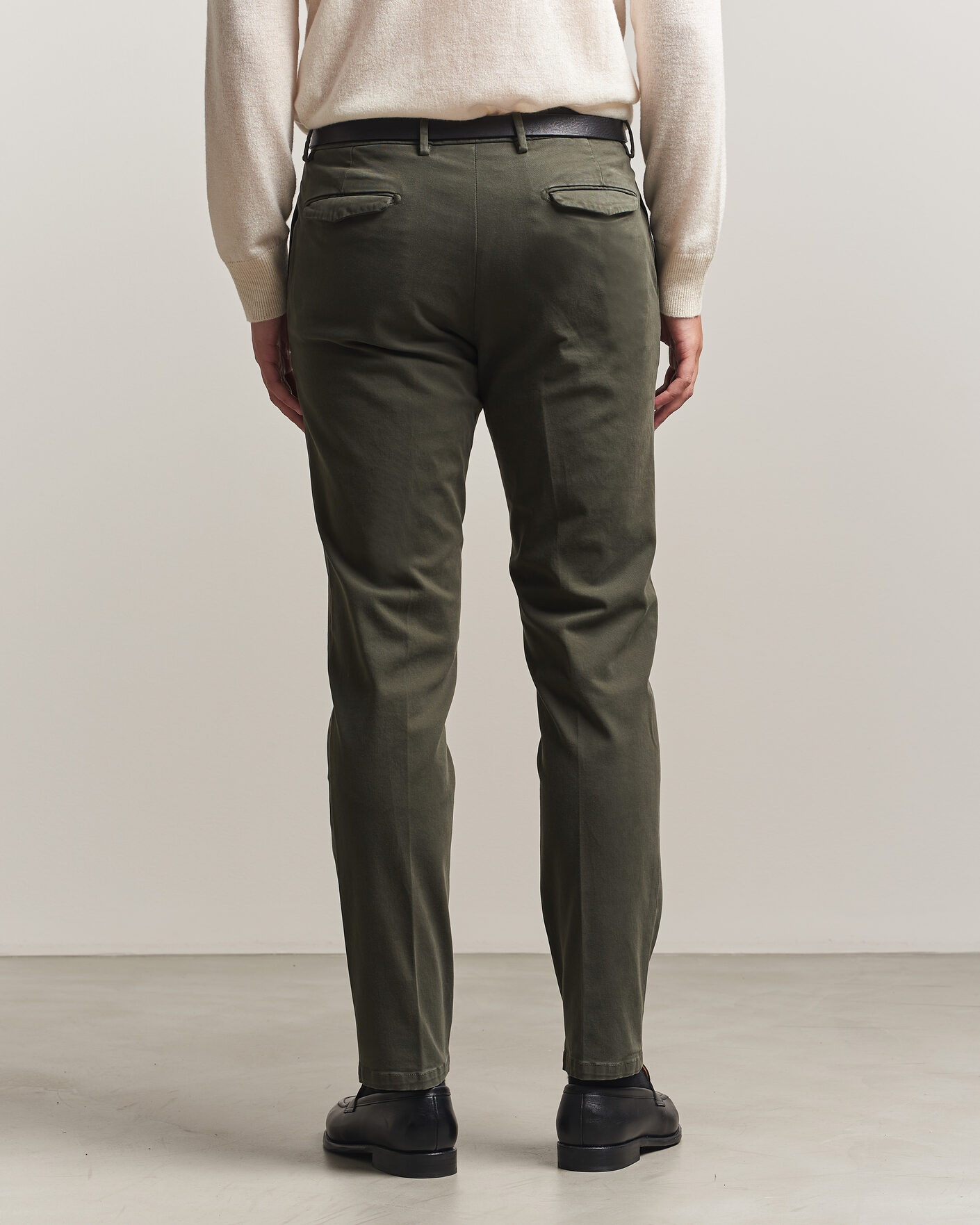 Hombres | Pantalones | Briglia 1949 | Easy Fit Pleated Cotton Stretch Trousers Military