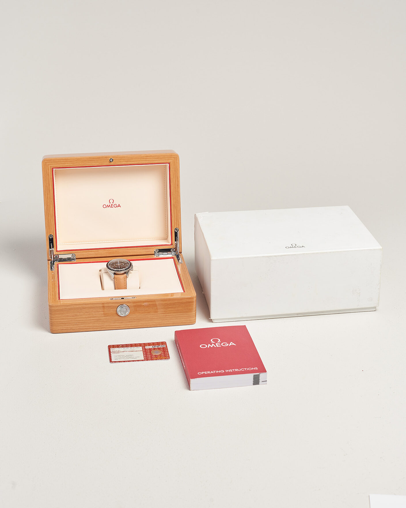 Hombres | Pre-Owned & Vintage Watches | Omega Pre-Owned | First Omega in Space 