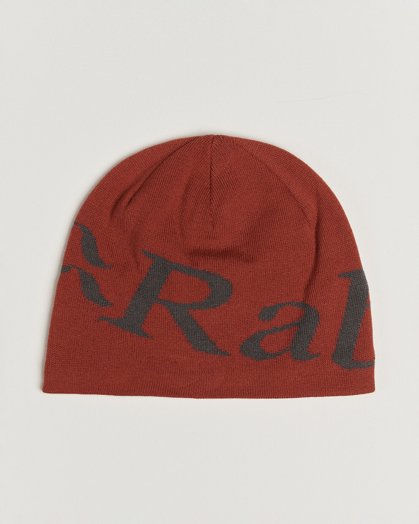 Hombres | Gorros | Rab | Logo Beanie Tuscan Red/Graphene