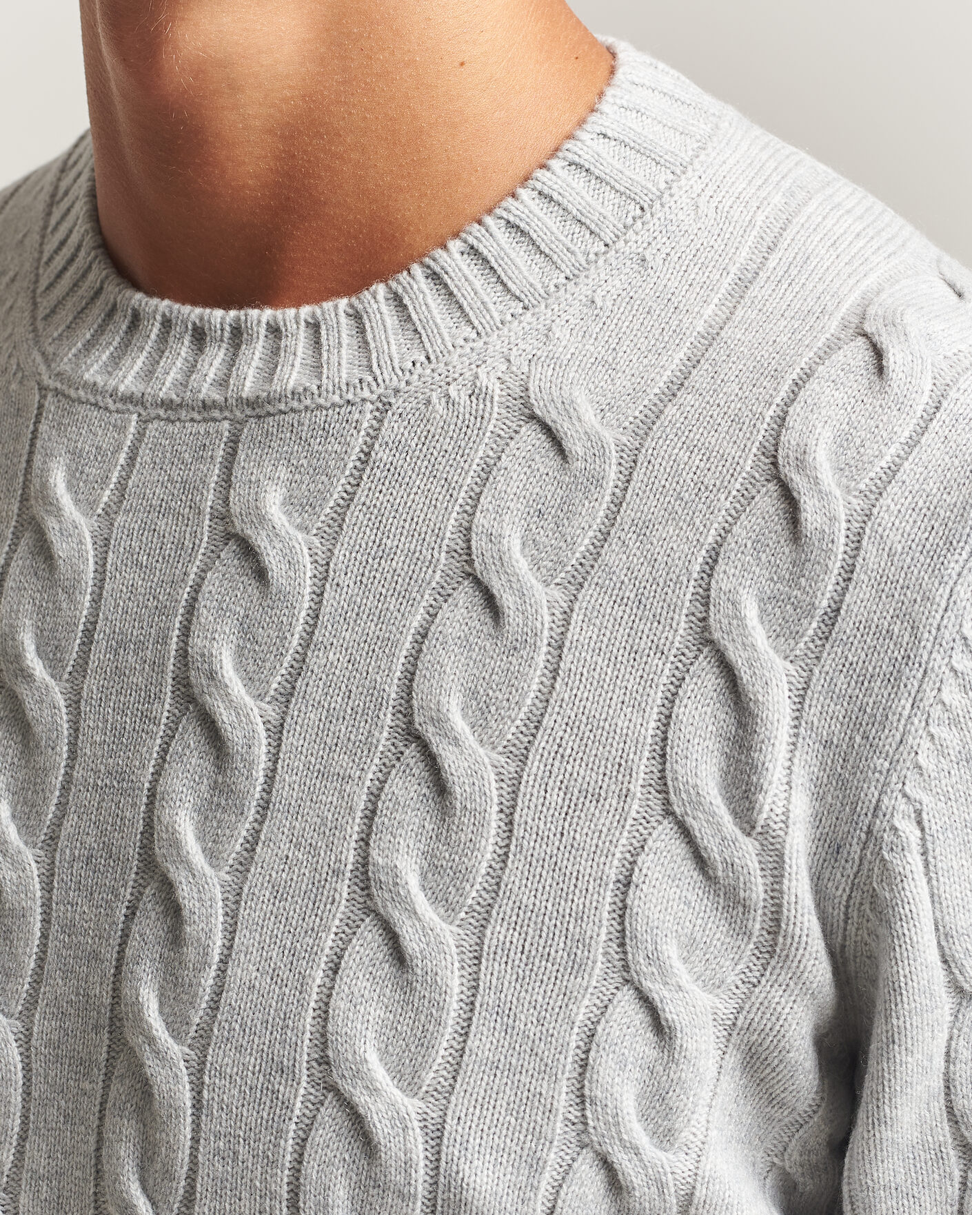 Hombres | Jerséis y prendas de punto | Gran Sasso | Wool/Cashmere Cable Crew Neck Light Grey Melange