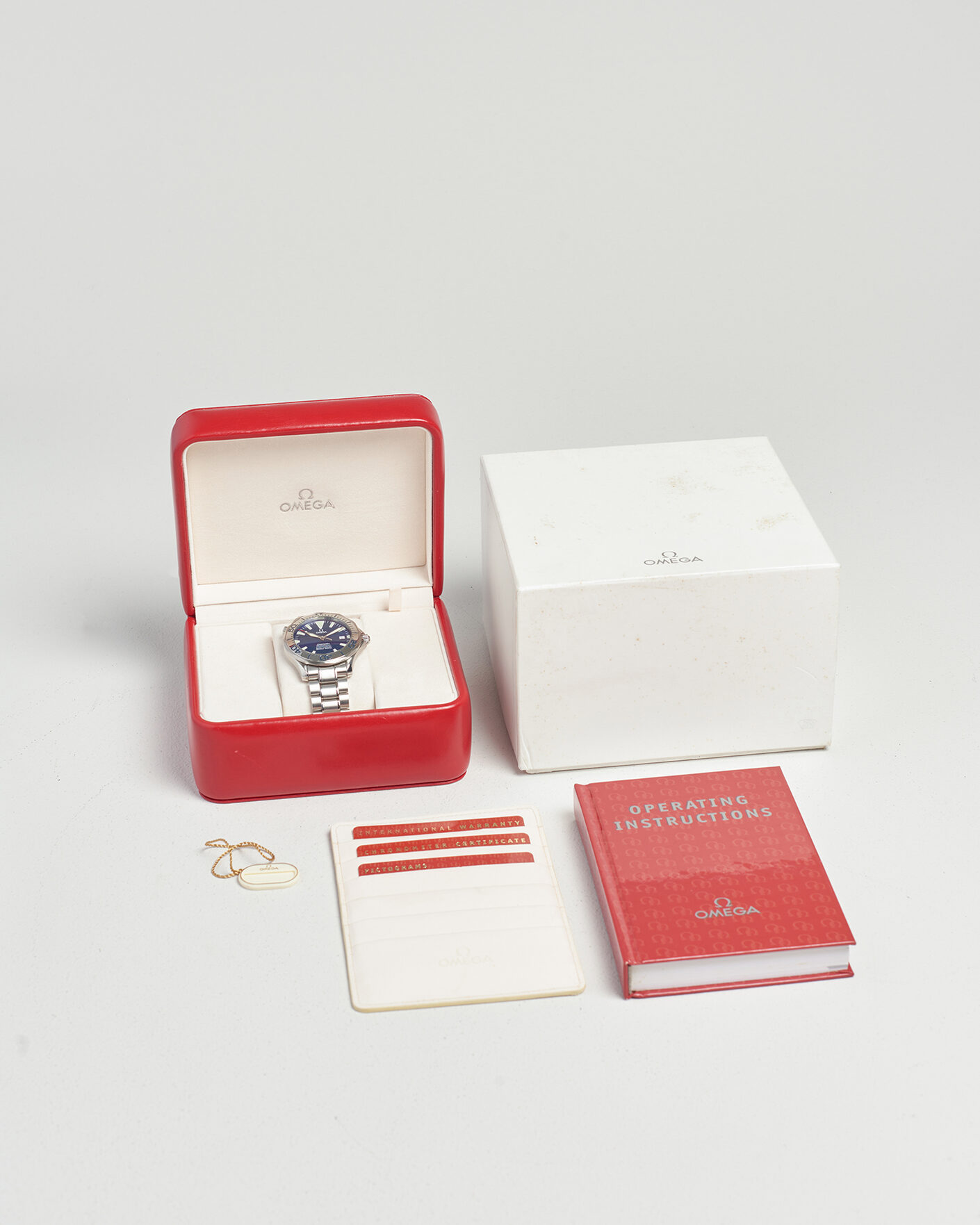 Hombres | Pre-Owned & Vintage Watches | Omega Pre-Owned | Seamaster 300M Electric Blue