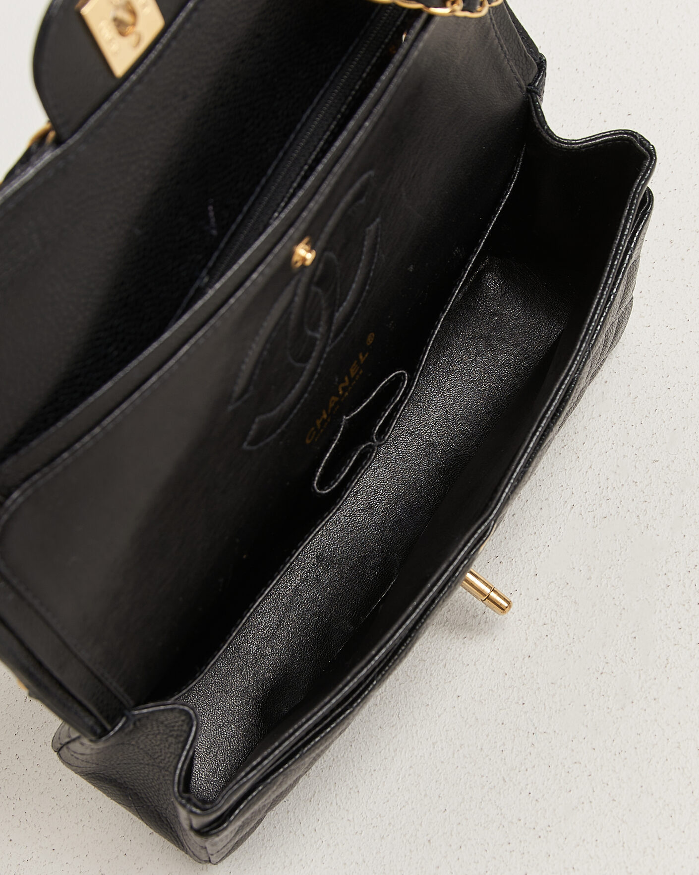 Hombres | Pre-Owned & Vintage Bags | Chanel Pre-Owned | Classic Medium Double Flap Bag Caviar Black