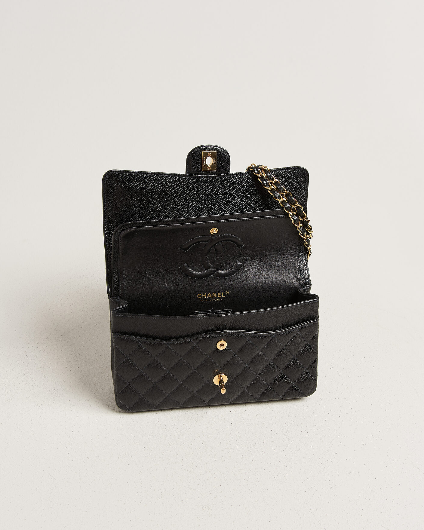 Hombres | Pre-Owned & Vintage Bags | Chanel Pre-Owned | Classic Medium Double Flap Bag Caviar Black