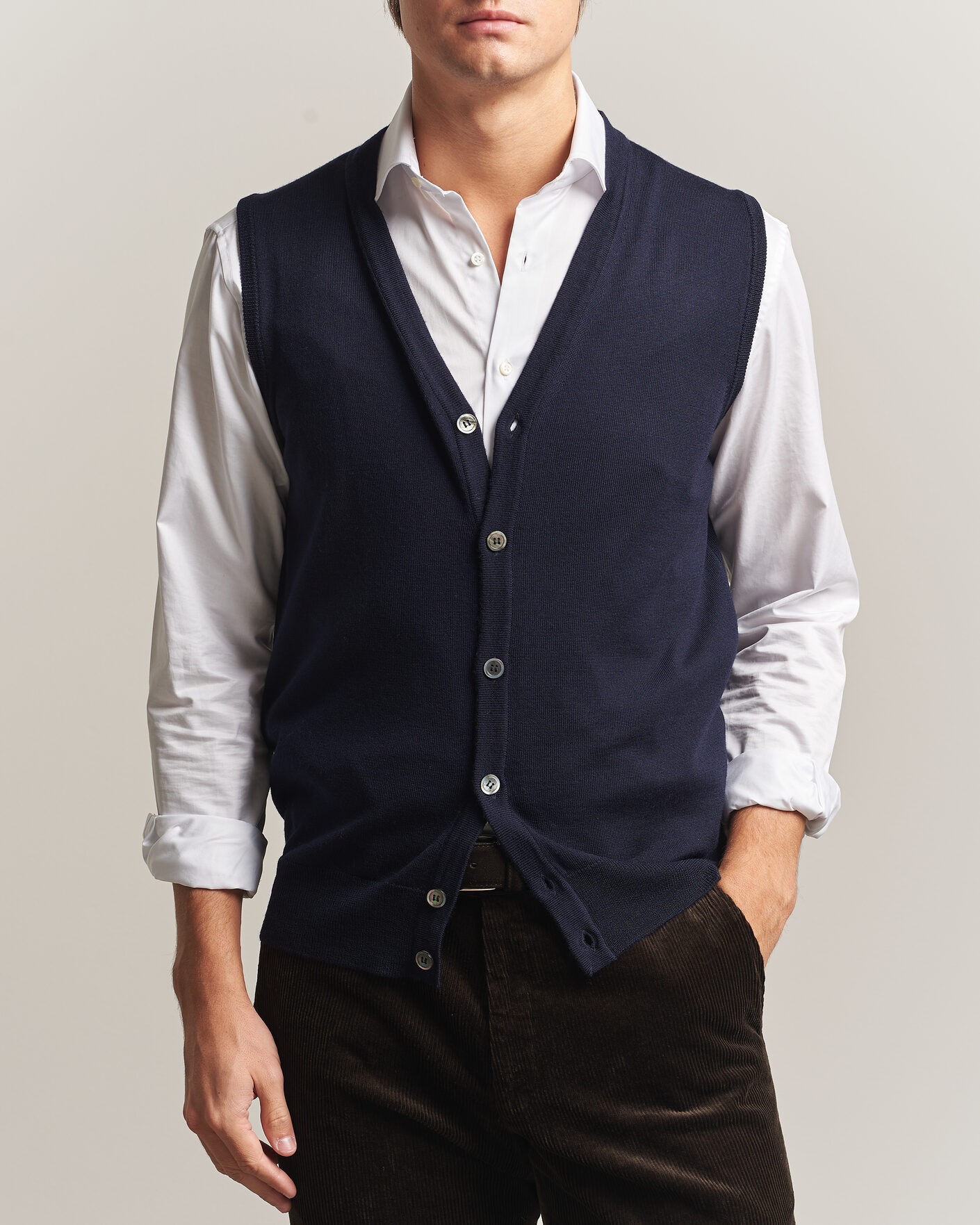 Hombres | Jerséis y prendas de punto | Morgano | Extra Fine Merino Wool Sleevles Cardigan Vest Navy