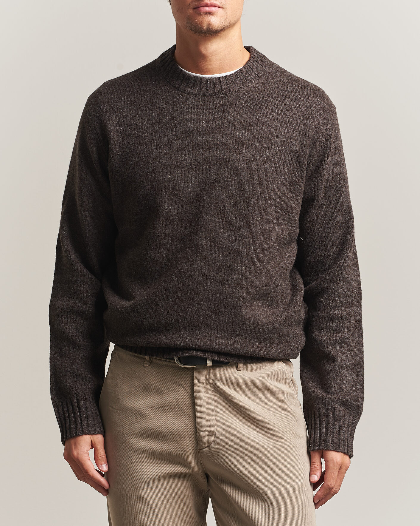 Hombres | Jerséis y prendas de punto | A Day's March | Marlow Lambswool Sweater Dark Brown