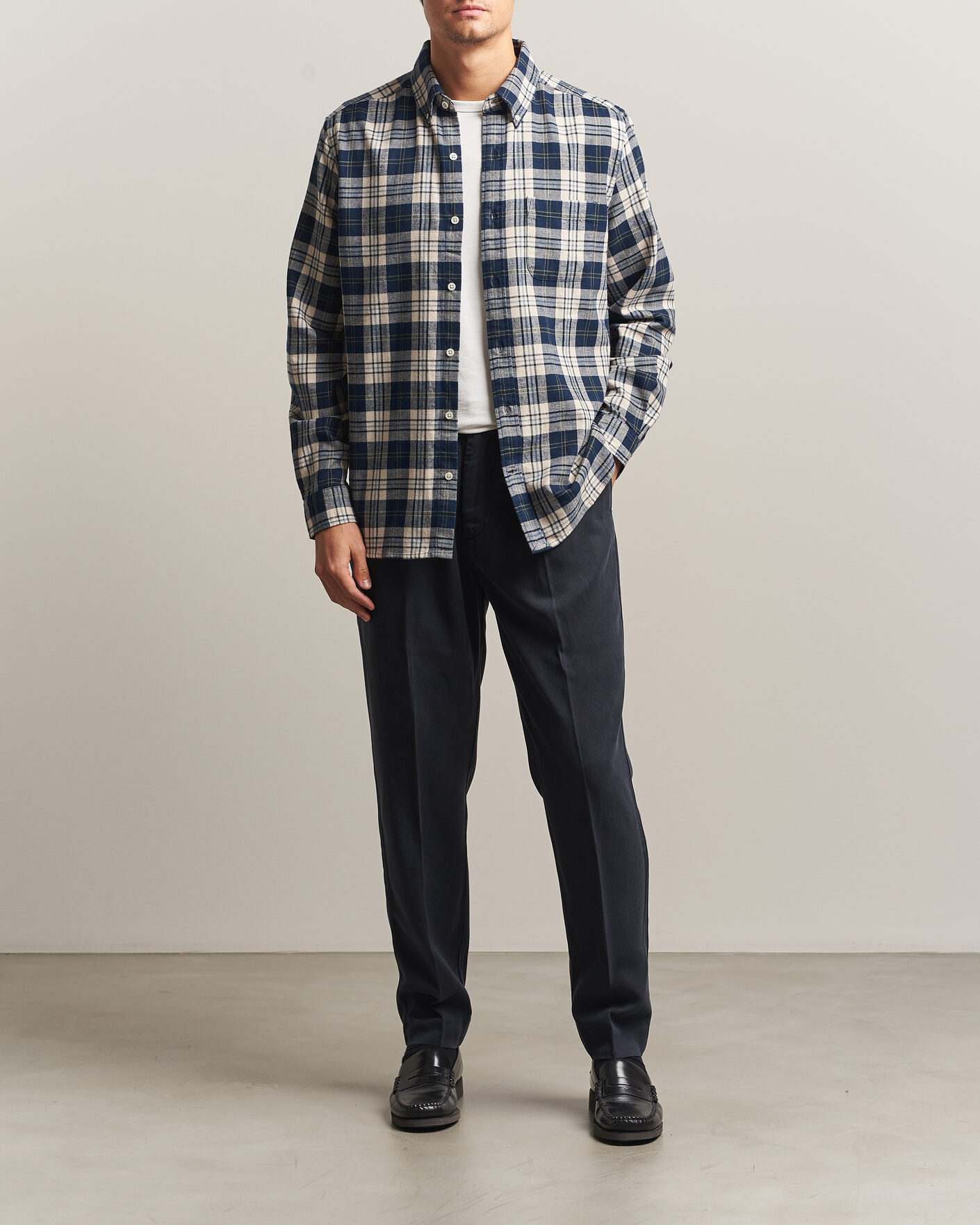 Hombres | Pantalones | A Day's March | Smart Lyocell Trousers Navy