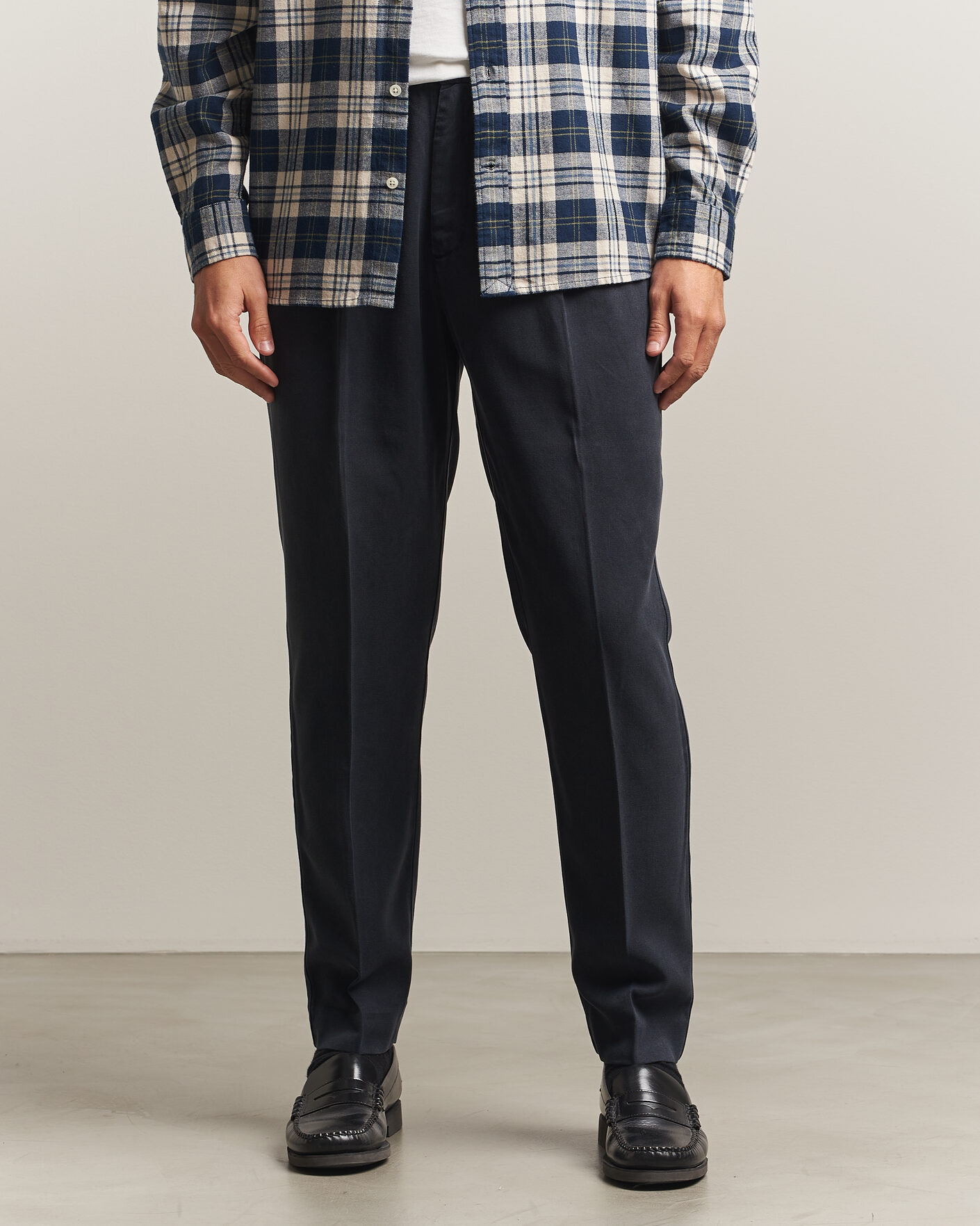 Hombres | Pantalones | A Day's March | Smart Lyocell Trousers Navy