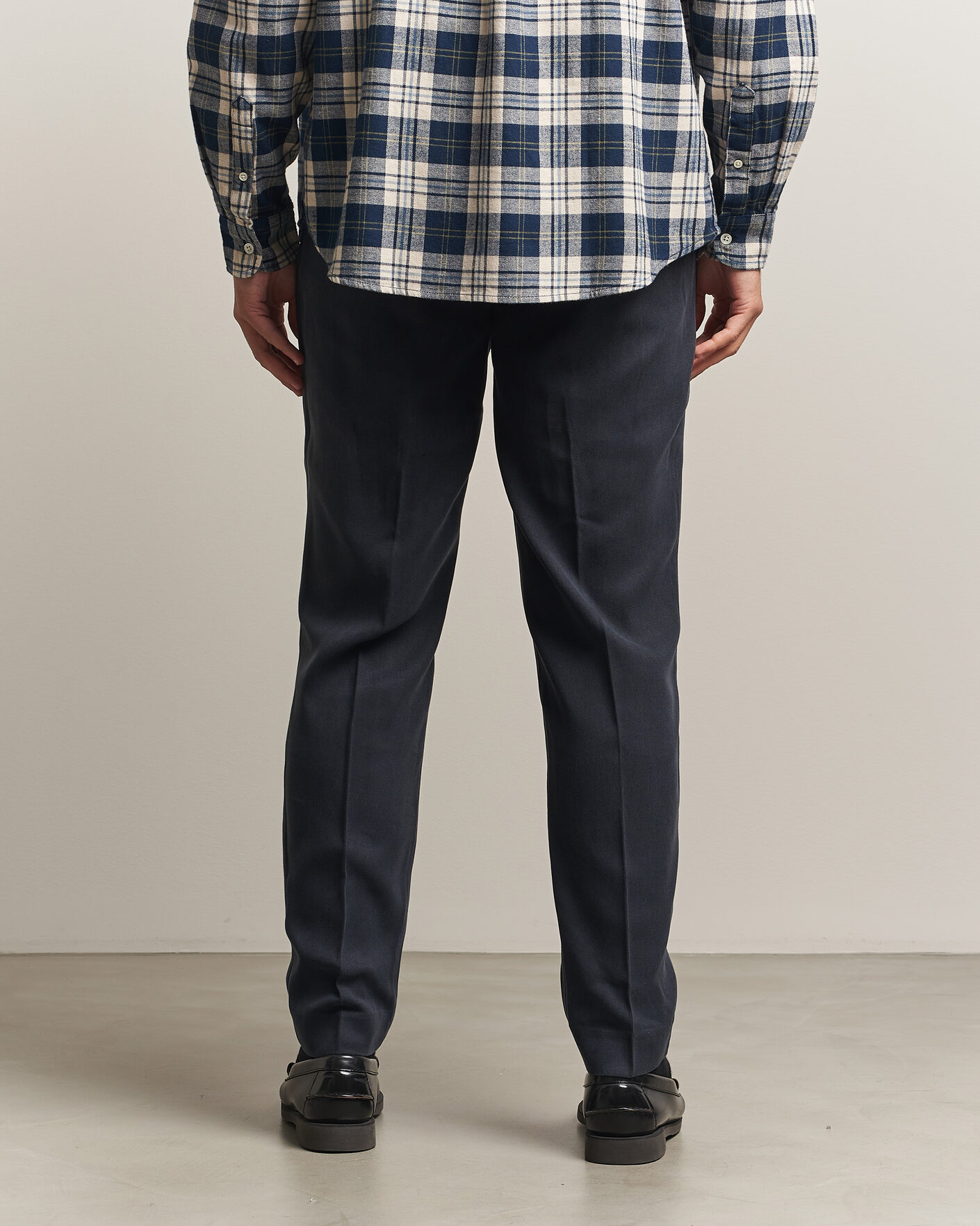 Hombres | Pantalones | A Day's March | Smart Lyocell Trousers Navy