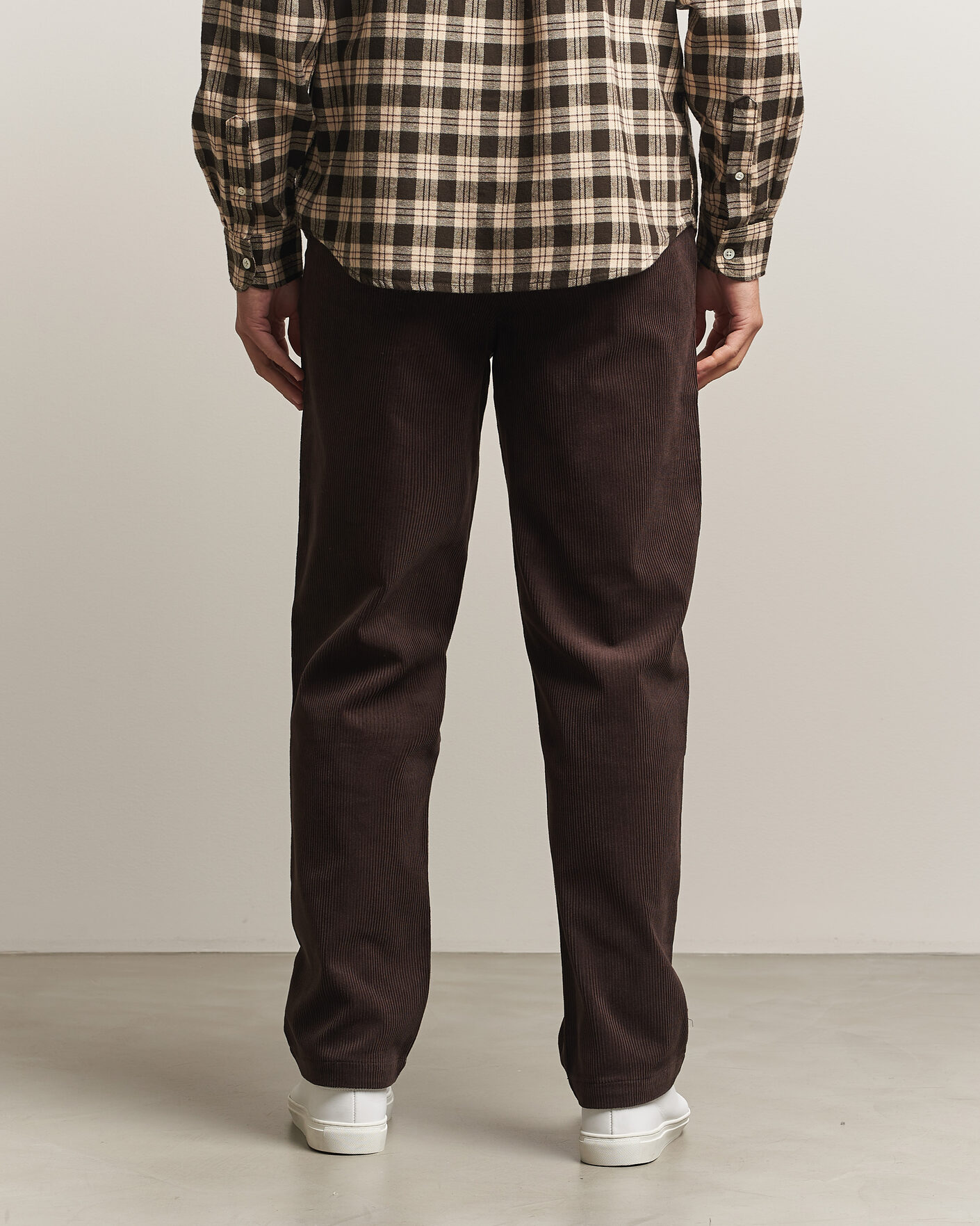 Hombres | Pantalones | A Day's March | Redwood Corduroy Trousers Dark Brown