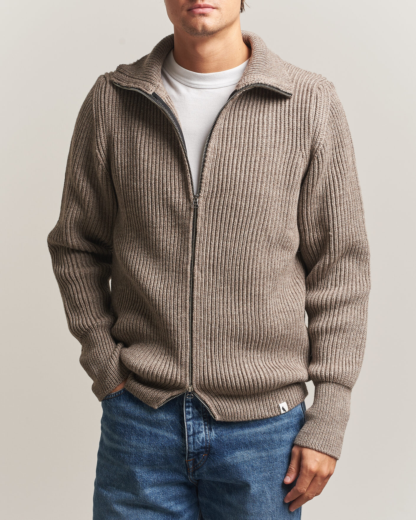Hombres | Jerséis y prendas de punto | Peregrine | Fisherman Merino Zip Cardigan Light Brown