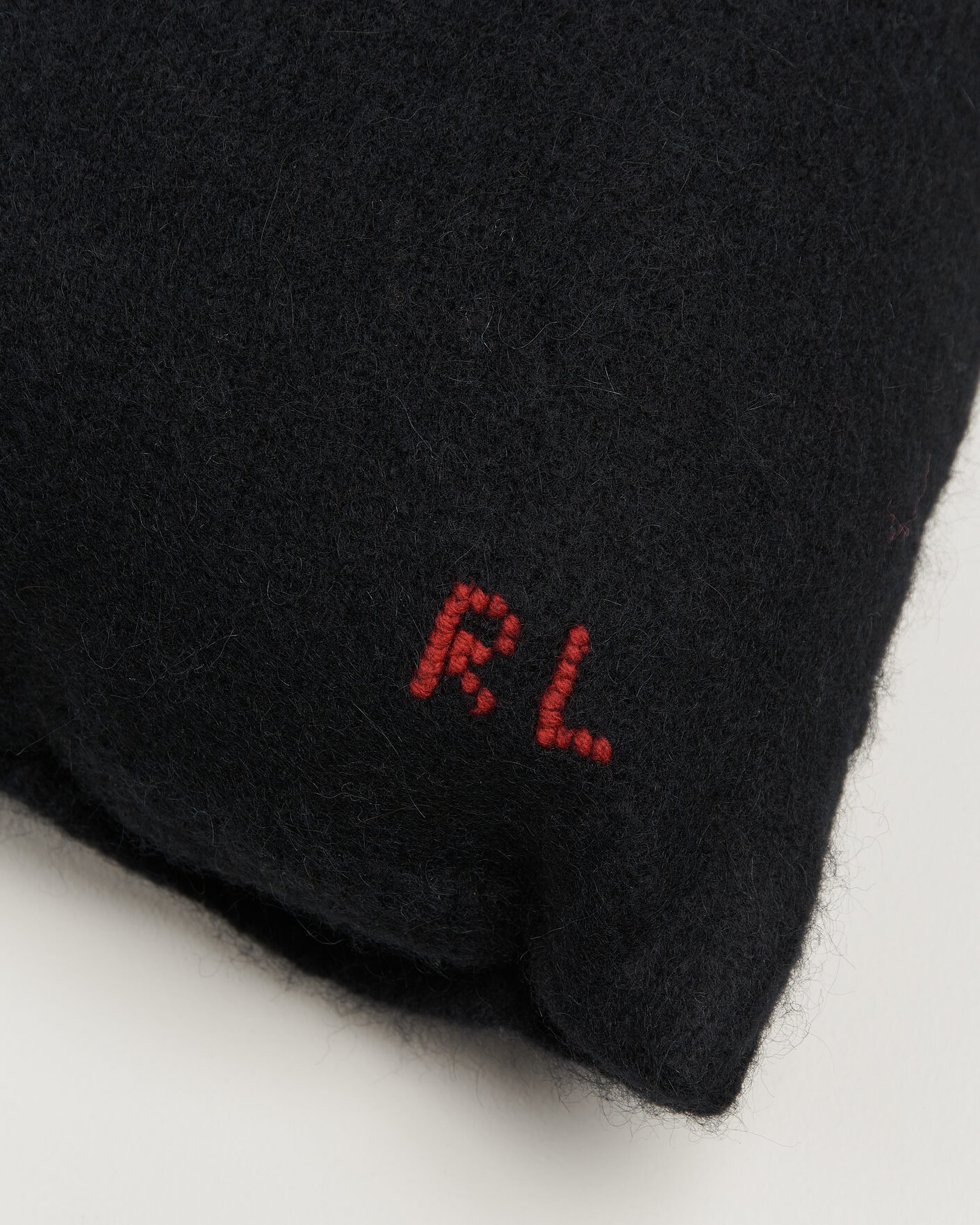 Hombres | Hogar | Ralph Lauren Home | Ralph & Ricky Bear Wool/Alpaca Pillow Black