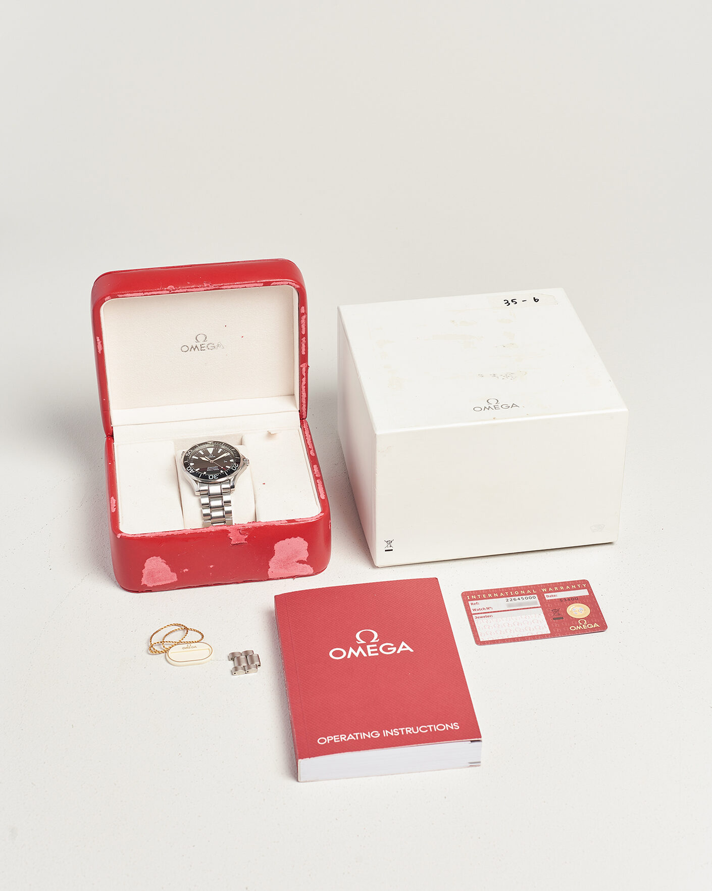 Hombres | Pre-Owned & Vintage Watches | Omega Pre-Owned | Seamaster 300M Peter Blake