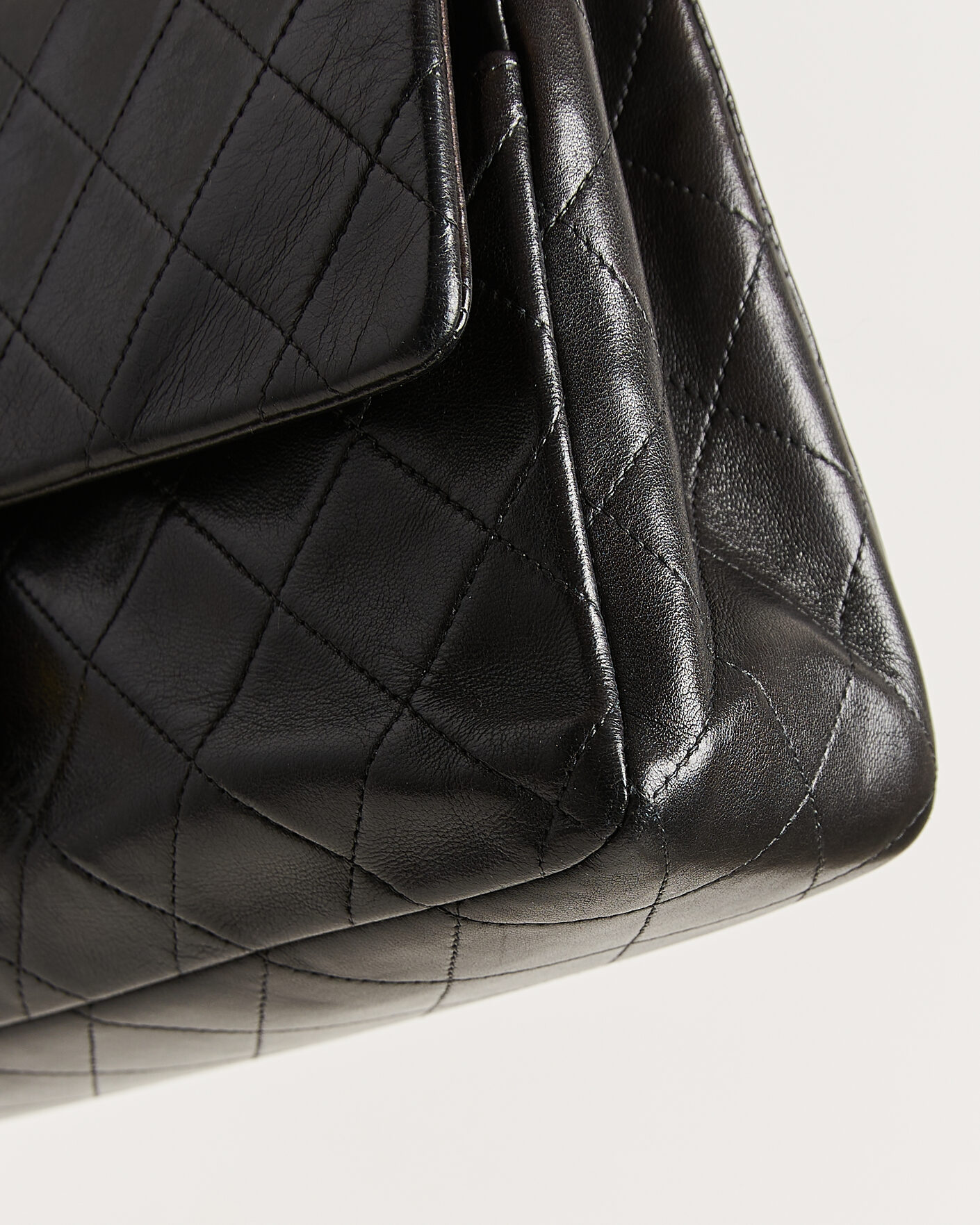 Hombres | Pre-Owned & Vintage Bags | Chanel Pre-Owned | Classic Medium Double Flap Bag Lambskin Black