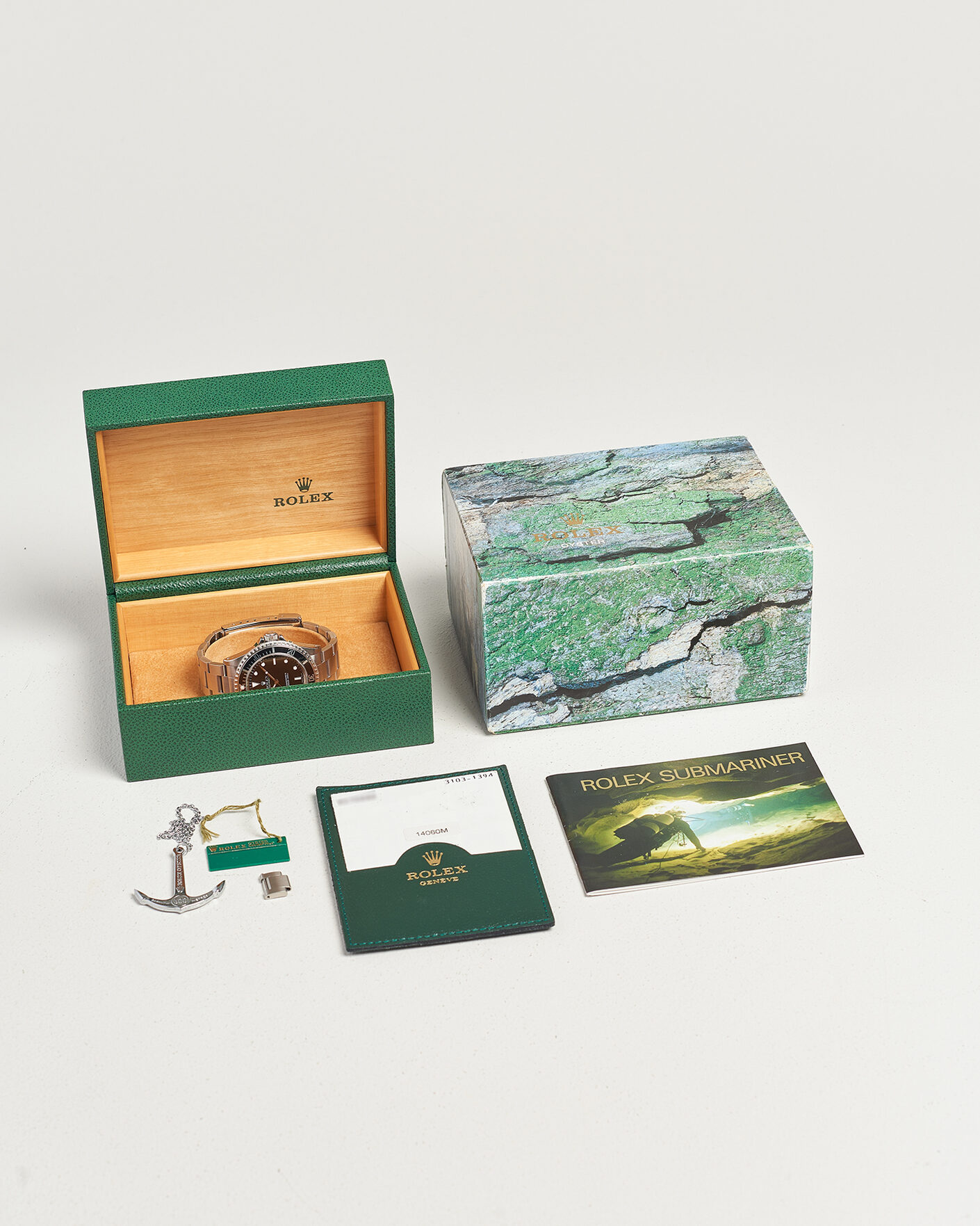 Hombres | Pre-Owned & Vintage Watches | Rolex Pre-Owned | Submariner 14060M 