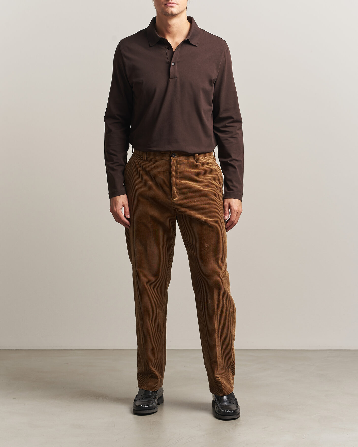 Hombres | Pantalones | Filippa K | Julian Corduroy Chino Trousers Tobacco