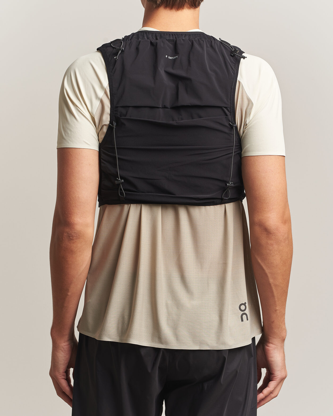 Hombres | Accesorios activos | Satisfy | TechSilk Drift Cordura 5L Hydration Vest Black