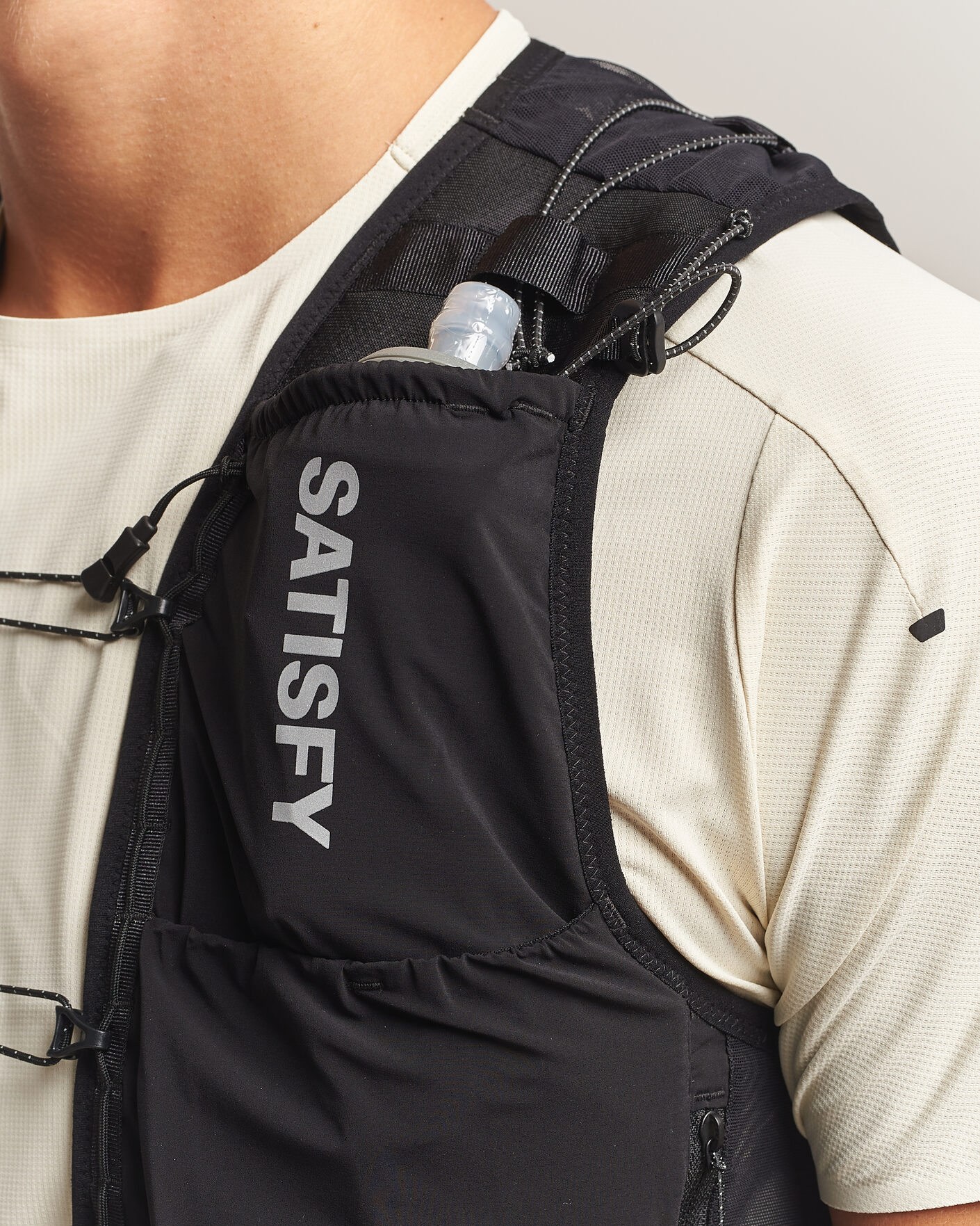 Hombres | Accesorios activos | Satisfy | TechSilk Drift Cordura 5L Hydration Vest Black
