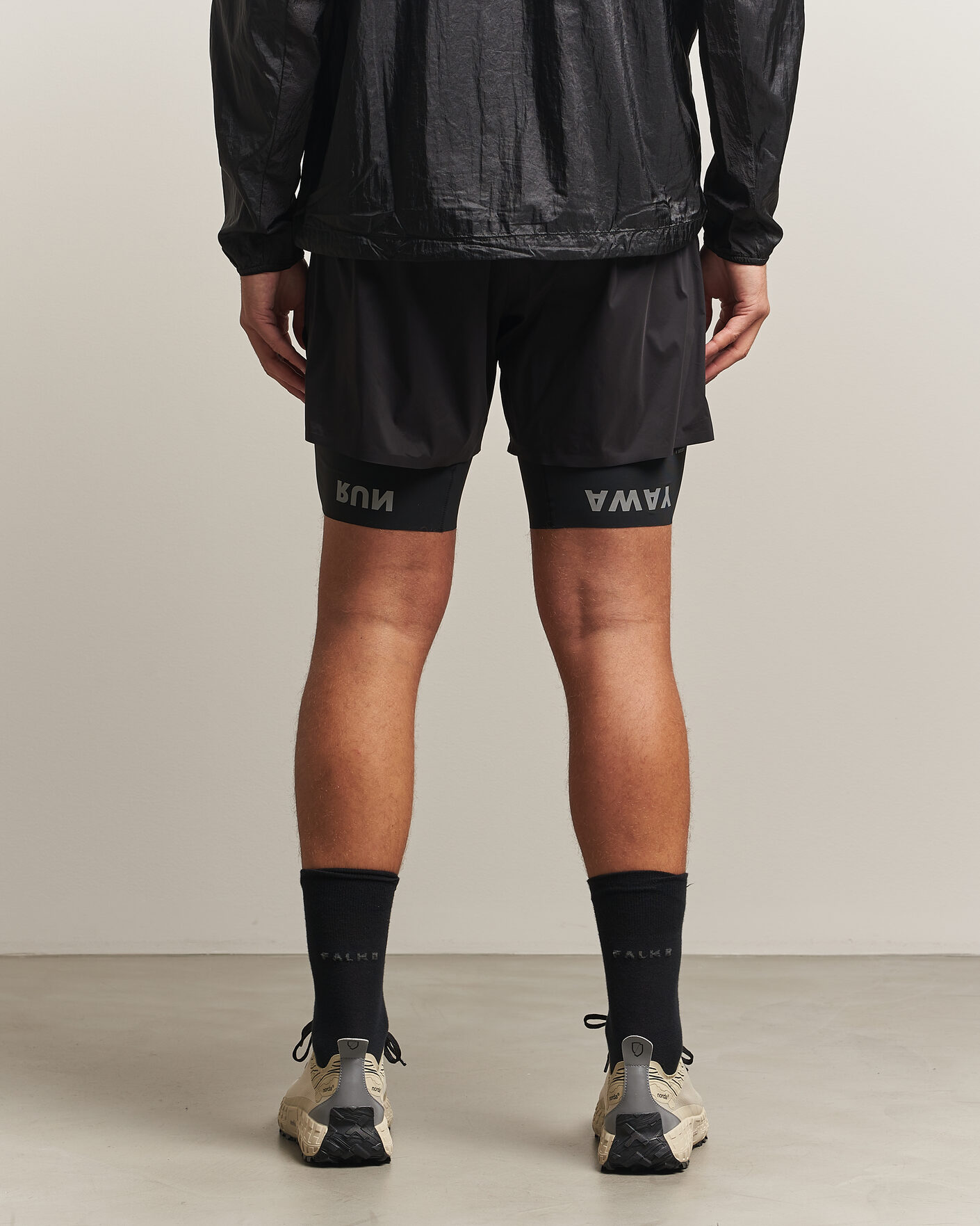 Hombres | Pantalones cortos | Satisfy | TechSilk 8 Inch Shorts Black