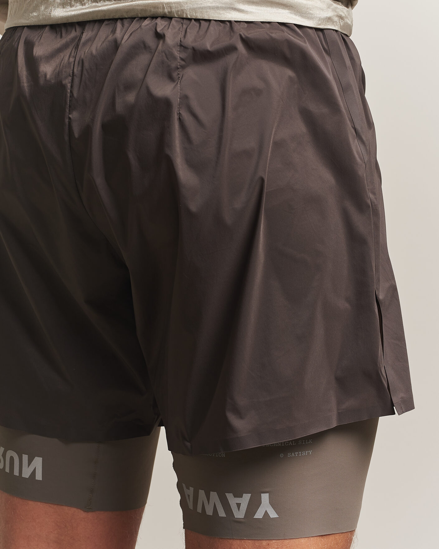Hombres | Pantalones cortos | Satisfy | TechSilk 8 Inch Shorts Quicksand