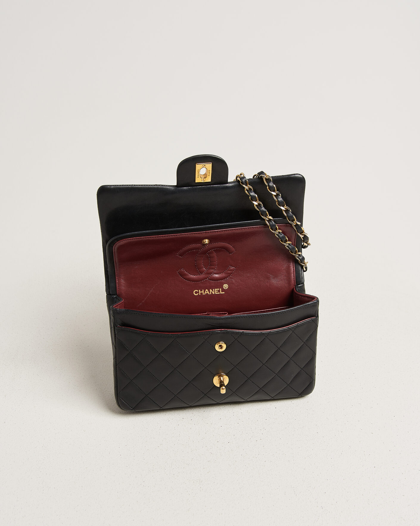 Hombres | Pre-Owned & Vintage Bags | Chanel Pre-Owned | Classic Small Double Flap Bag Lambskin Black