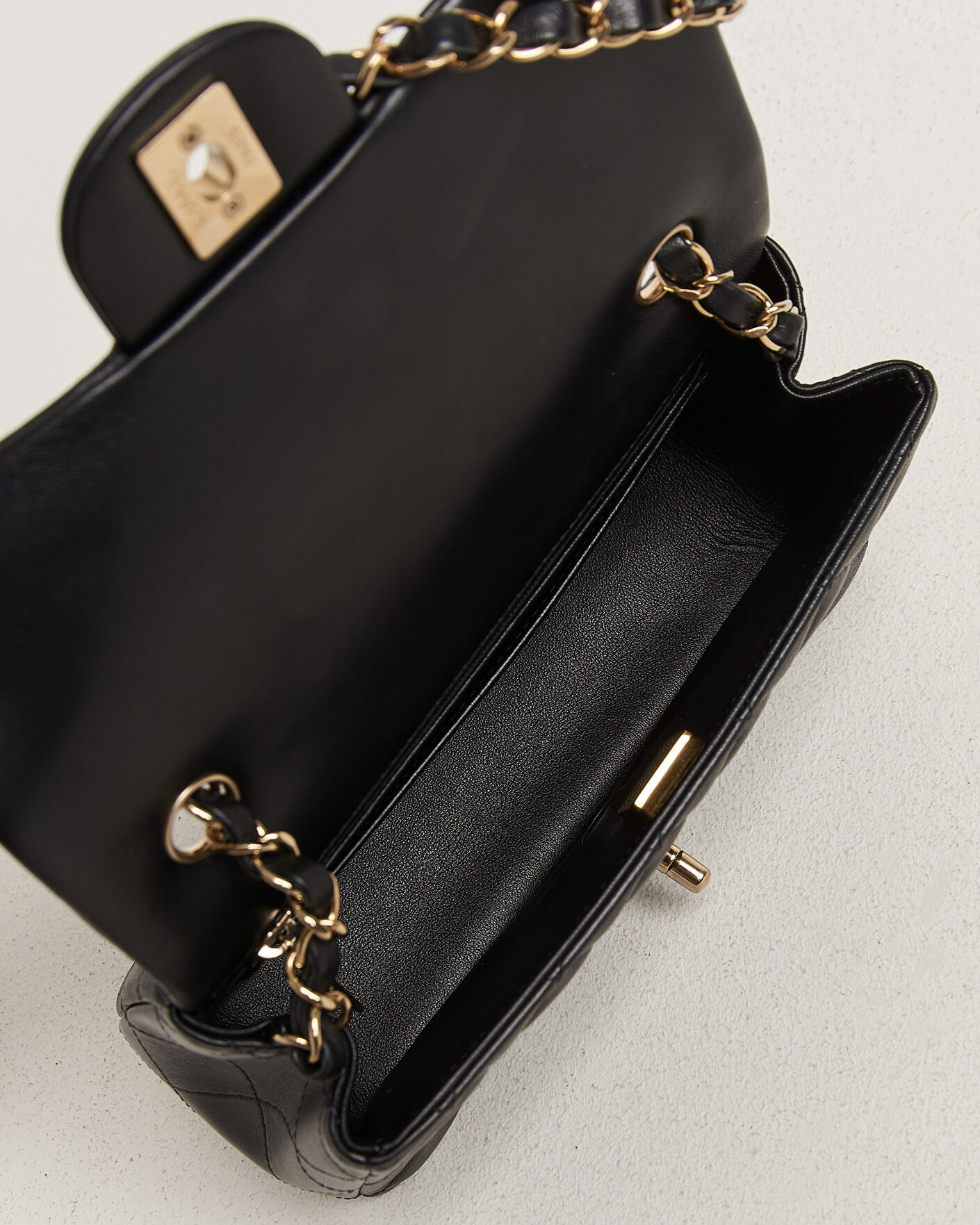 Hombres | Pre-Owned & Vintage Bags | Chanel Pre-Owned | Classic Mini Rectangular Single Flap Bag Lambskin Black