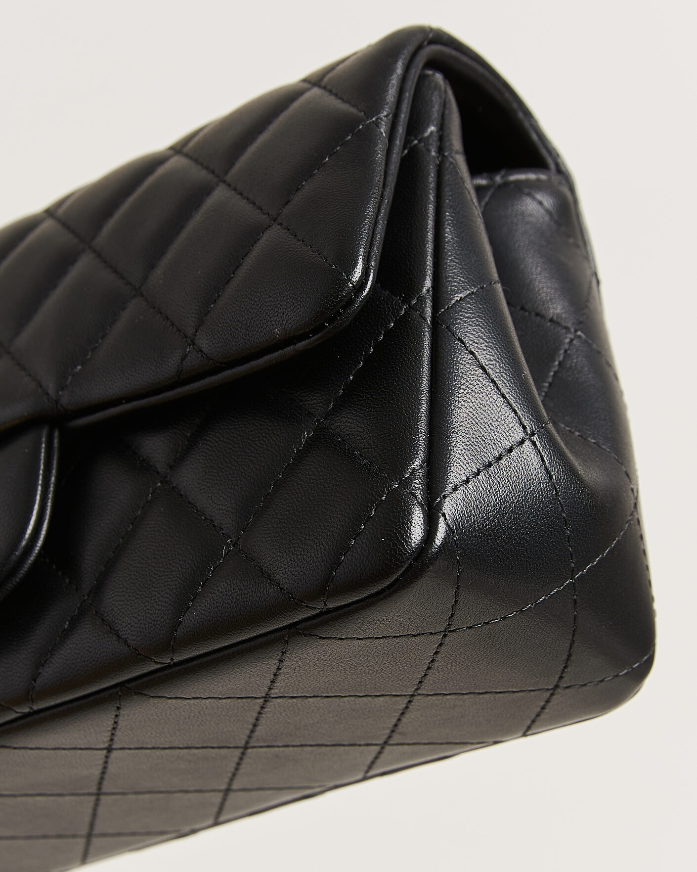 Hombres | Pre-Owned & Vintage Bags | Chanel Pre-Owned | Classic Mini Rectangular Single Flap Bag Lambskin Black