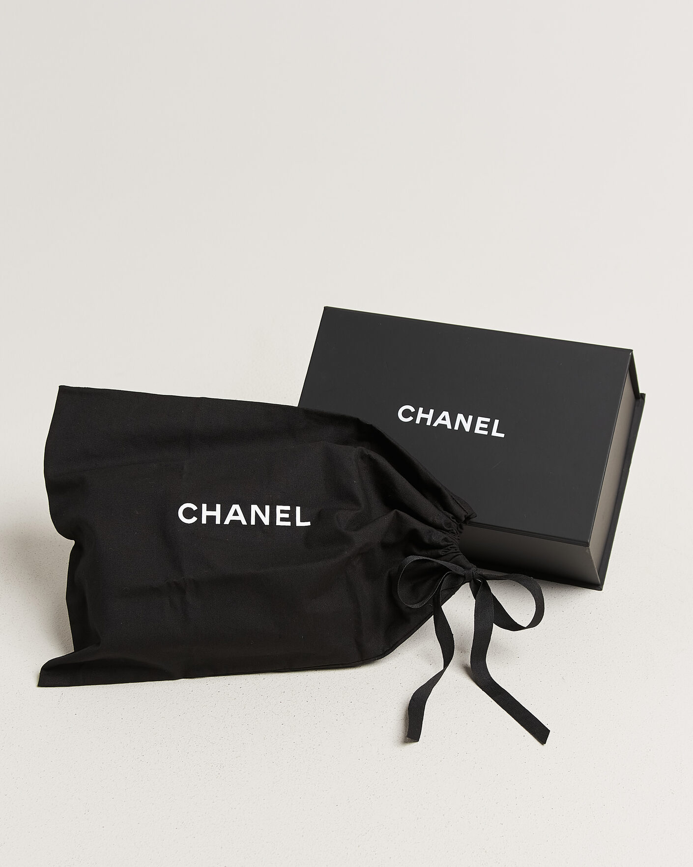 Hombres | Pre-Owned & Vintage Bags | Chanel Pre-Owned | Classic Mini Rectangular Single Flap Bag Lambskin Black