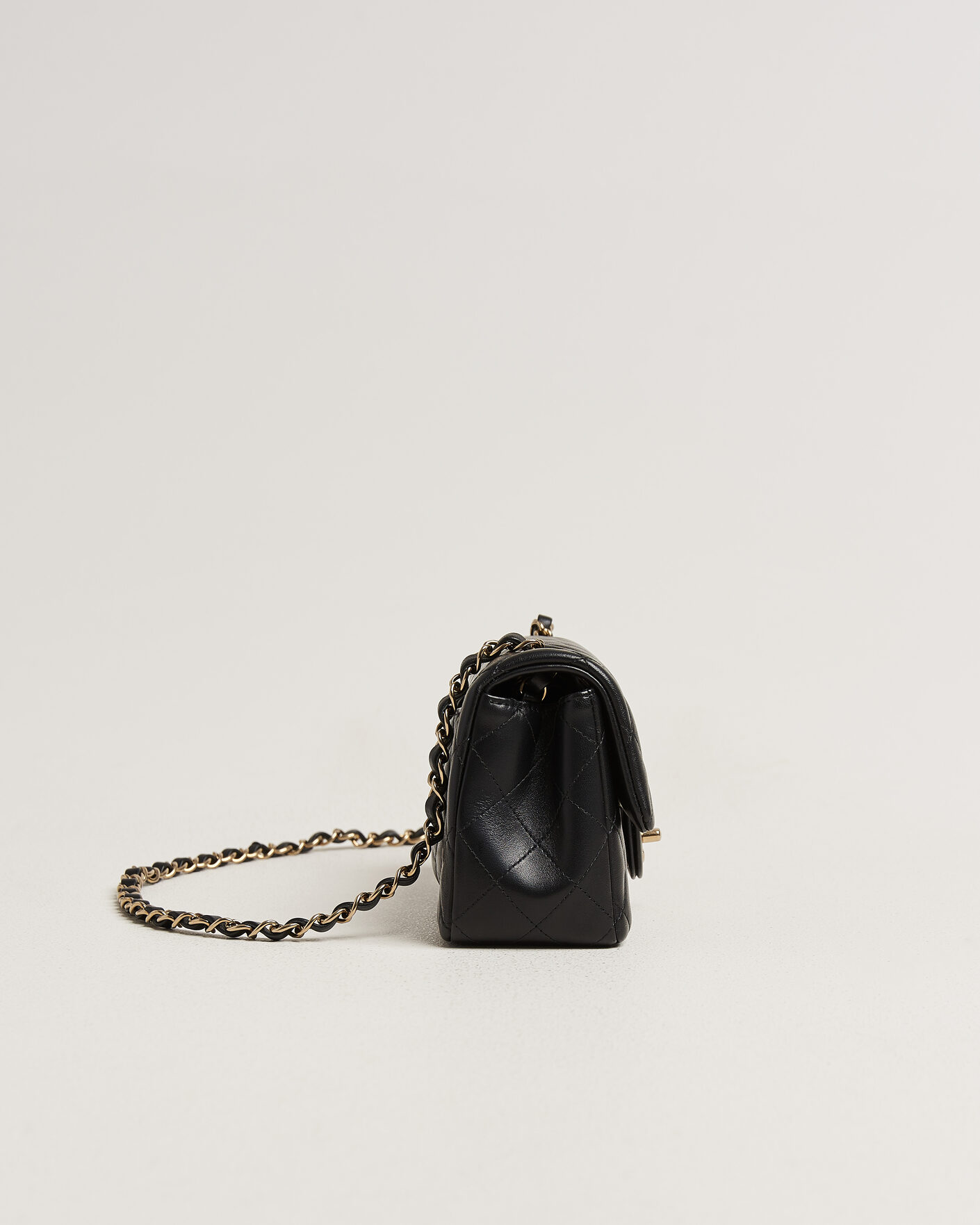 Hombres | Pre-Owned & Vintage Bags | Chanel Pre-Owned | Classic Mini Rectangular Single Flap Bag Lambskin Black
