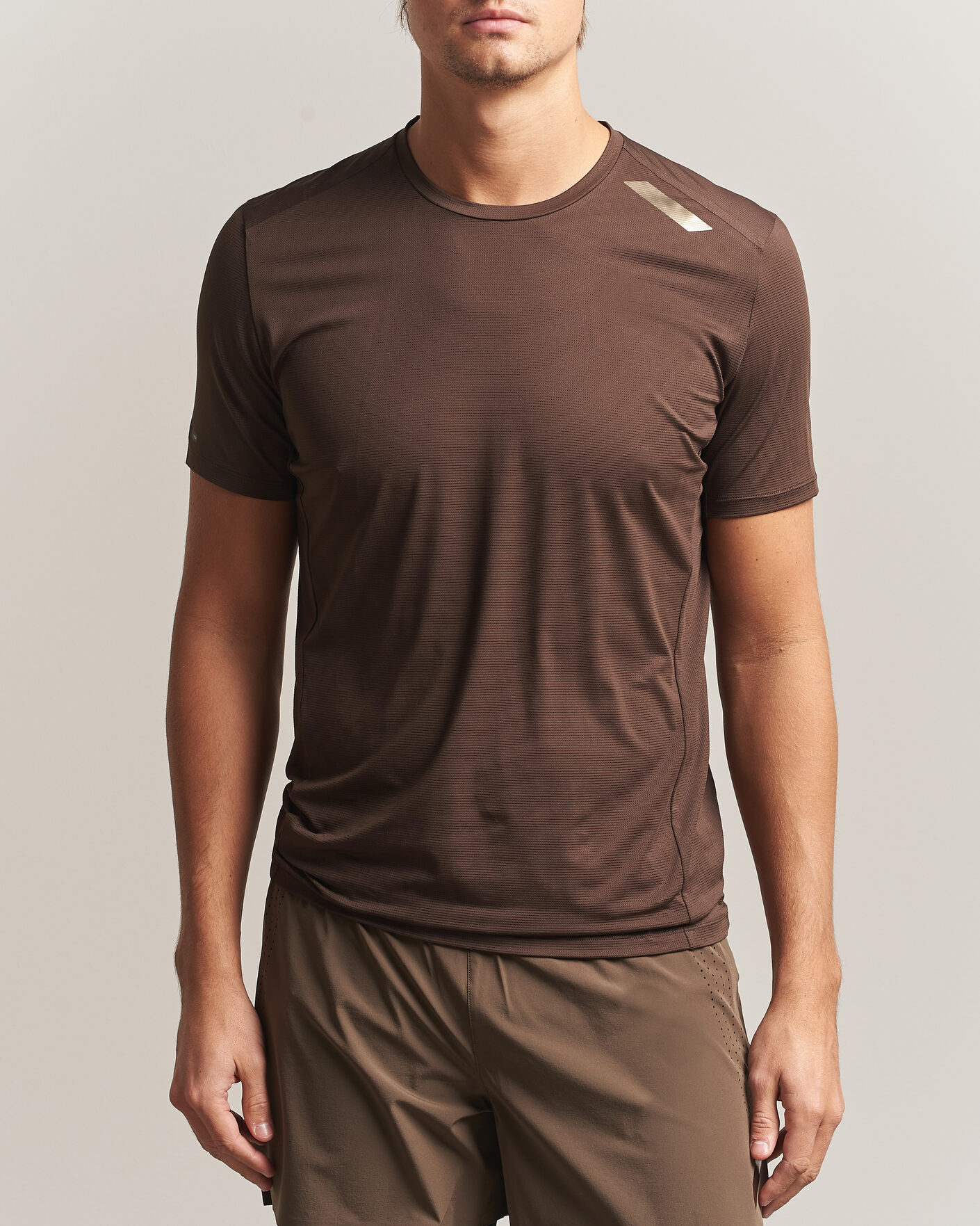 Hombres | Camisetas | SOAR Running | Eco Tech T-Shirt Brown