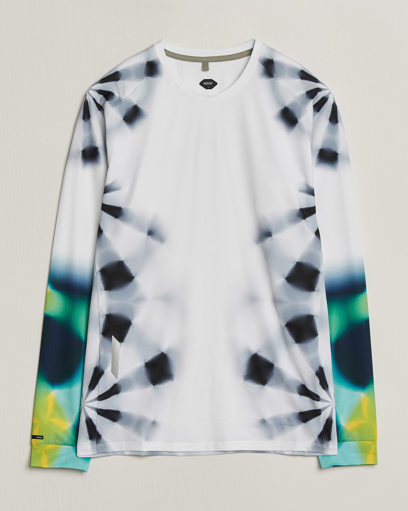 Hombres | Camisetas | SOAR Running | LS Printed Tech T-Shirt White/Grey