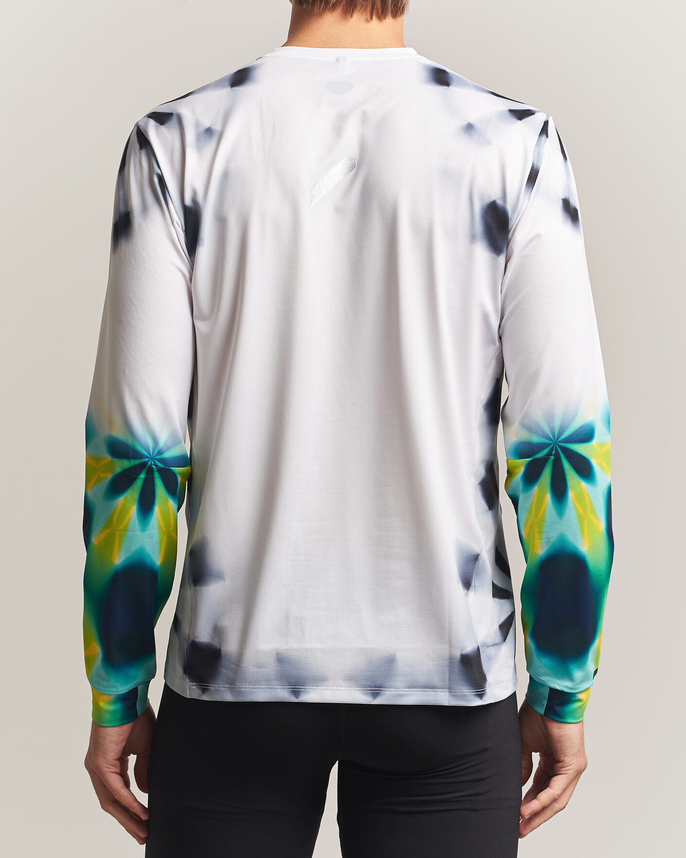 Hombres | Camisetas | SOAR Running | LS Printed Tech T-Shirt White/Grey
