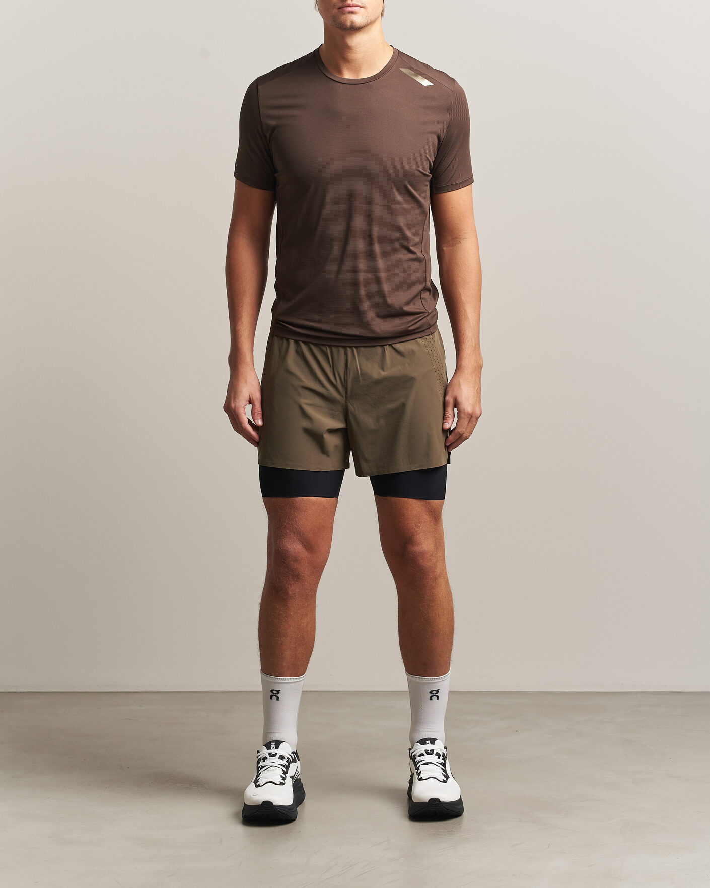 Hombres | Pantalones cortos | SOAR Running | Dual Run Shorts Khaki