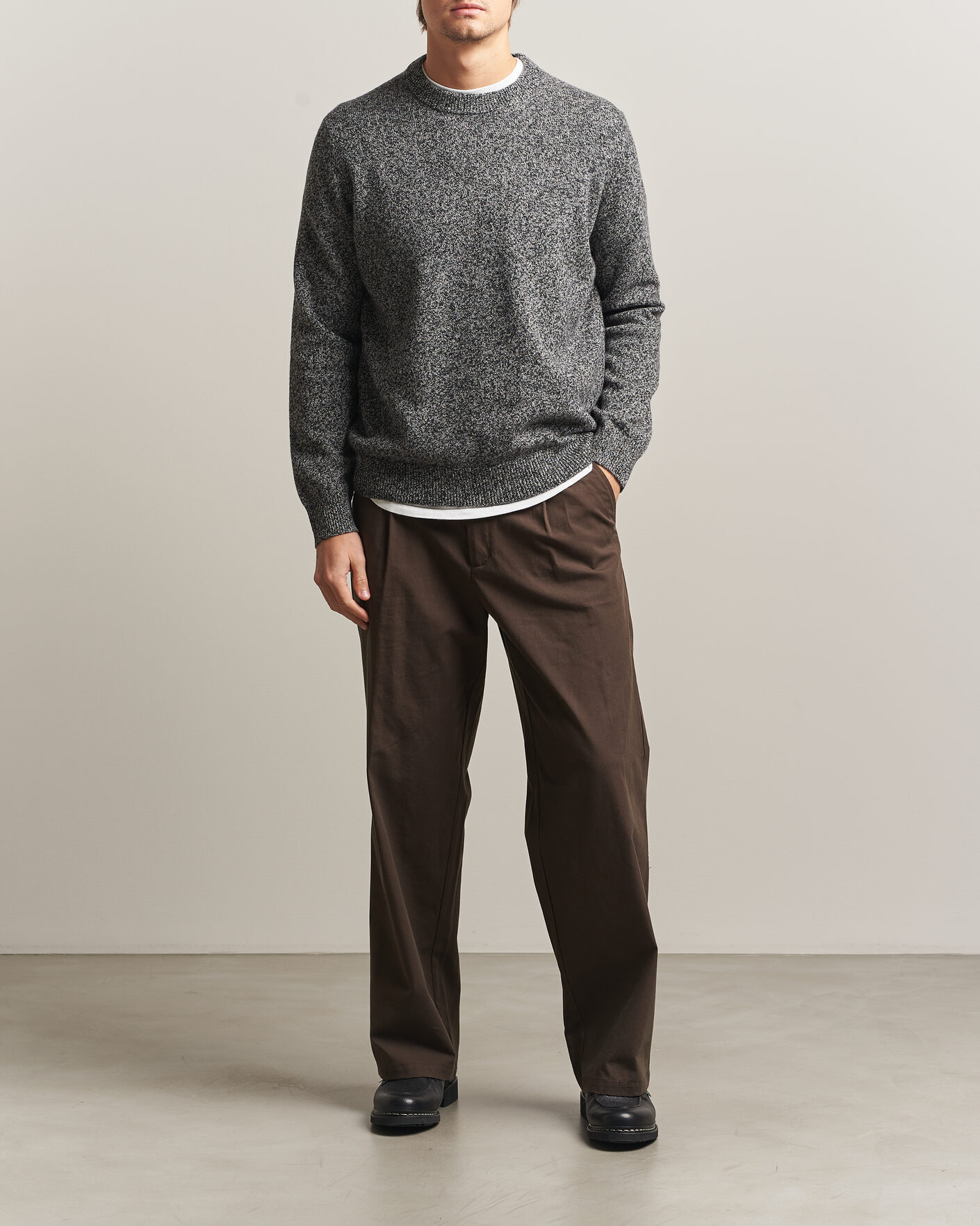 Hombres | Jerséis y prendas de punto | Samsøe Samsøe | Isak Knitted Crew Neck Black White Melange