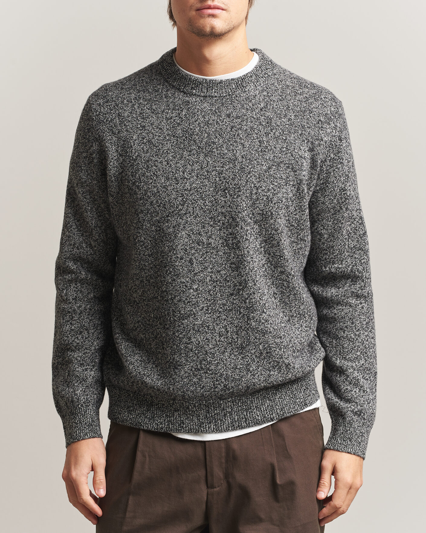 Hombres | Jerséis y prendas de punto | Samsøe Samsøe | Isak Knitted Crew Neck Black White Melange