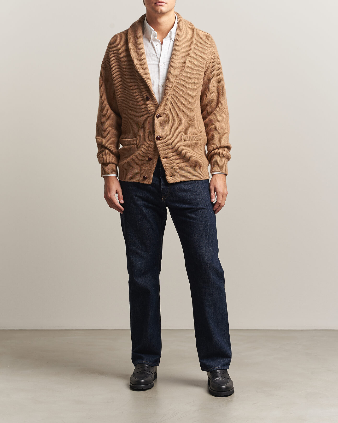 Hombres | Jerséis y prendas de punto | William Lockie | Windsor Camelhair Shawl Cardigan Natural Brown