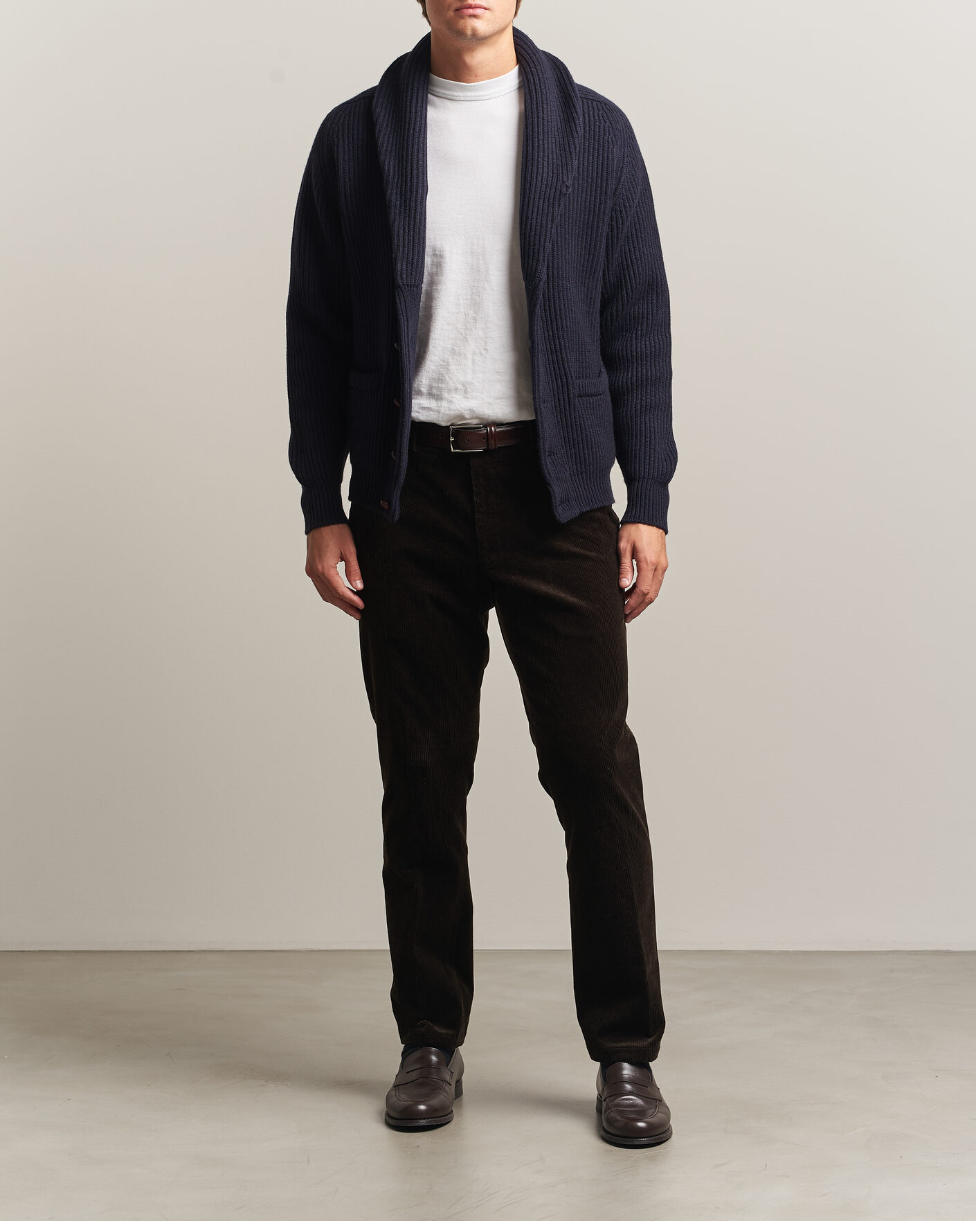 Hombres | Jerséis y prendas de punto | William Lockie | Windsor Cashmere Shawl Cardigan Navy