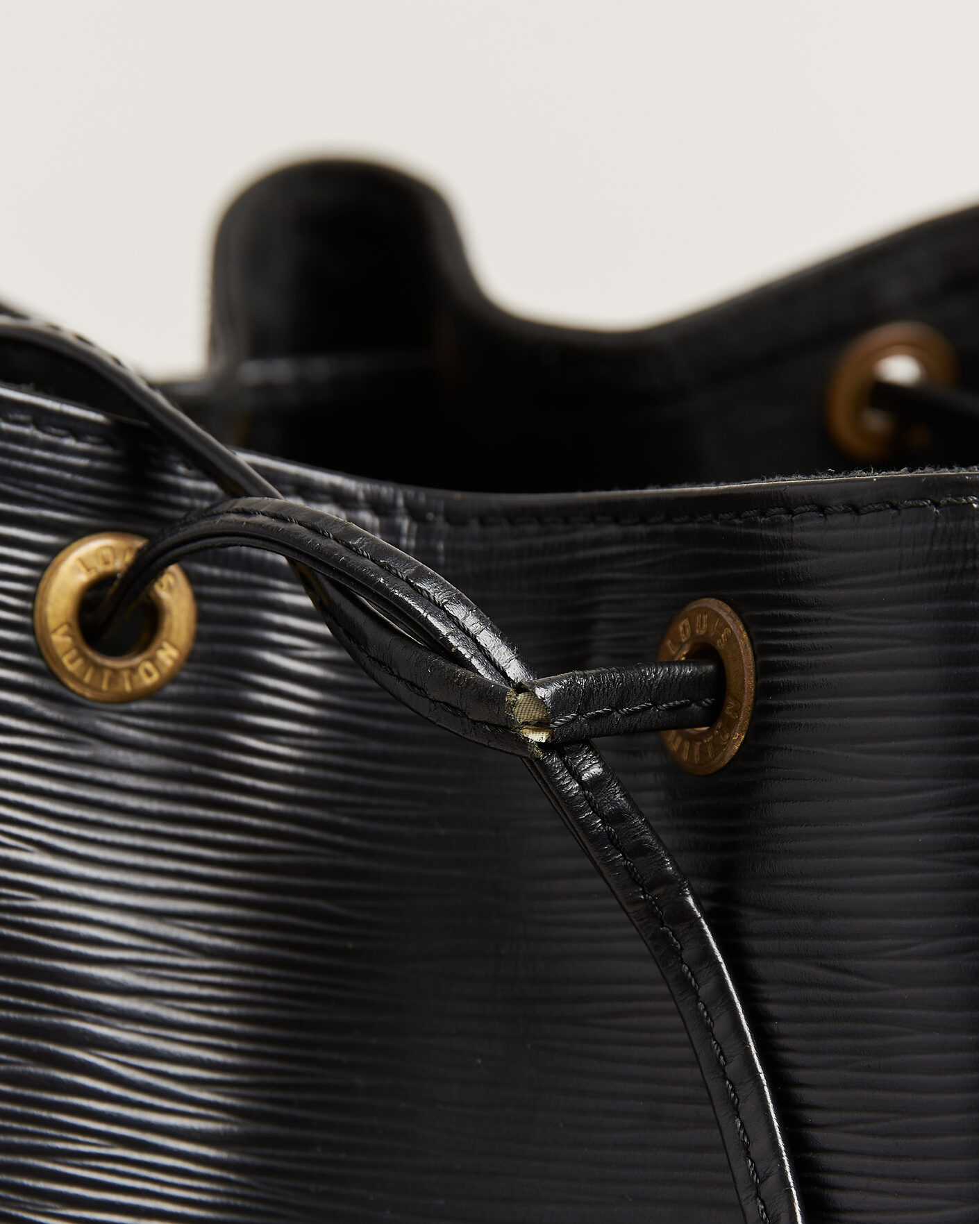 Hombres | Pre-Owned & Vintage Bags | Louis Vuitton Pre-Owned | Noé Epi Leather Black