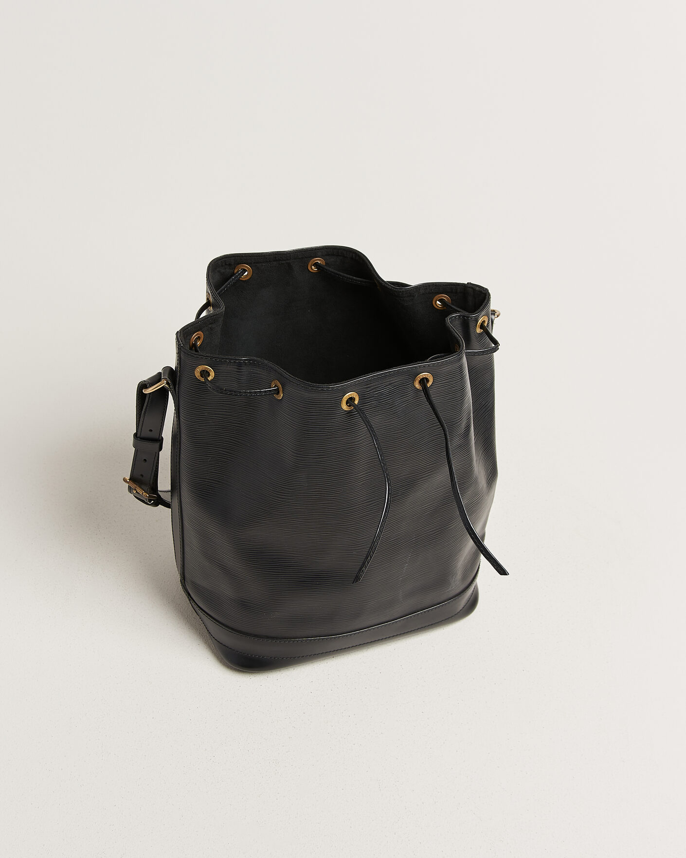 Hombres | Pre-Owned & Vintage Bags | Louis Vuitton Pre-Owned | Noé Epi Leather Black