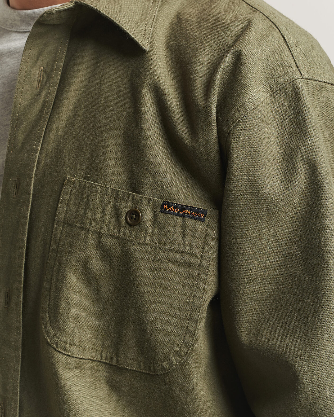 Hombres | Camisas | Nudie Jeans | Julian Worker Shirt Olive Green