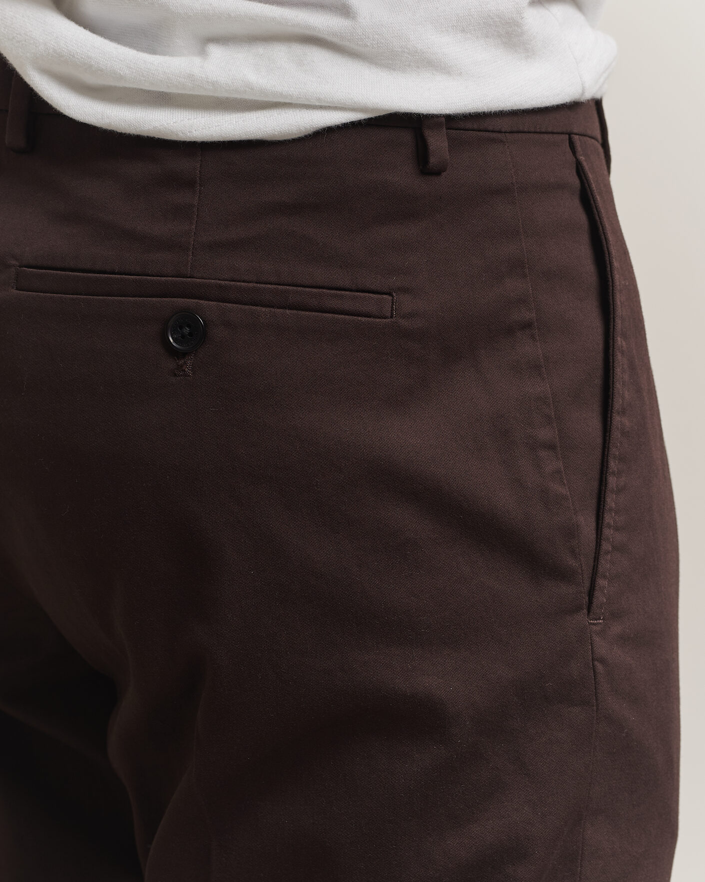 Hombres | Pantalones | NN07 | Bill Pleated Cotton Chinos Deep Truffle