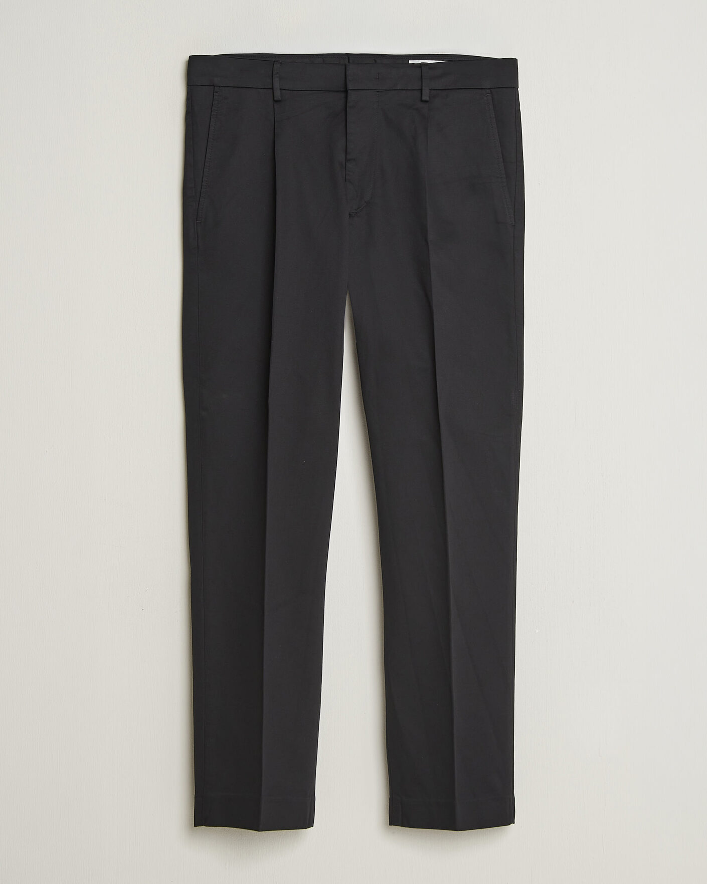 Hombres | Pantalones | NN07 | Bill Pleated Cotton Chinos Black