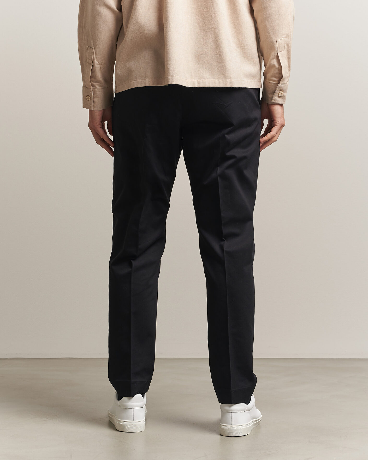 Hombres | Pantalones | NN07 | Bill Pleated Cotton Chinos Black