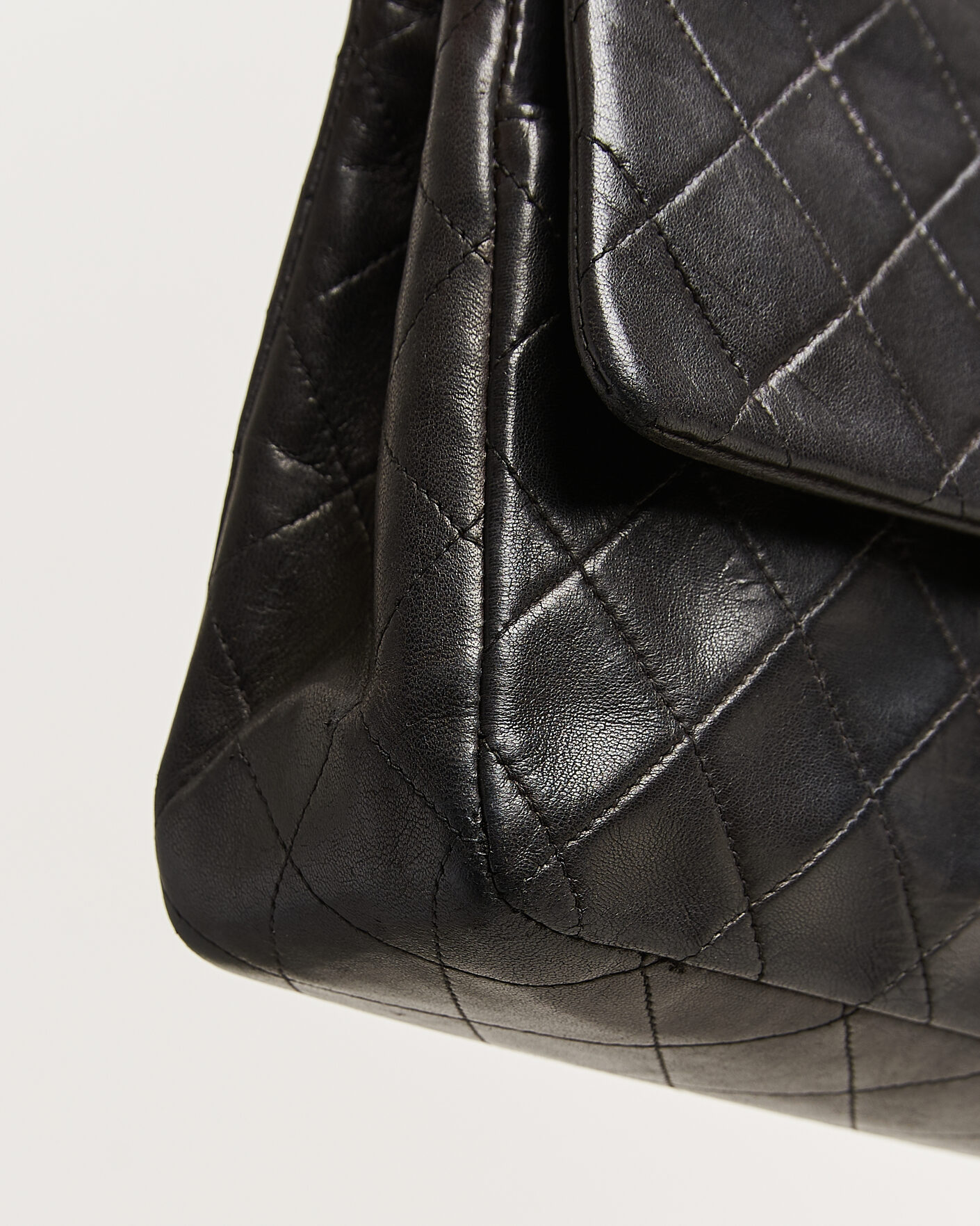 Hombres | Pre-Owned & Vintage Bags | Louis Vuitton Pre-Owned | Chanel Pre-Owned Classic Medium Double Flap Bag Lambskin Black