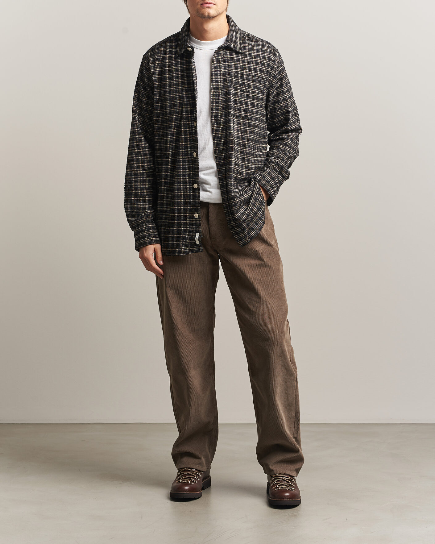 Hombres | Pantalones | Forét | Moor Relaxed Fit Corduroy Pants Faded Wood